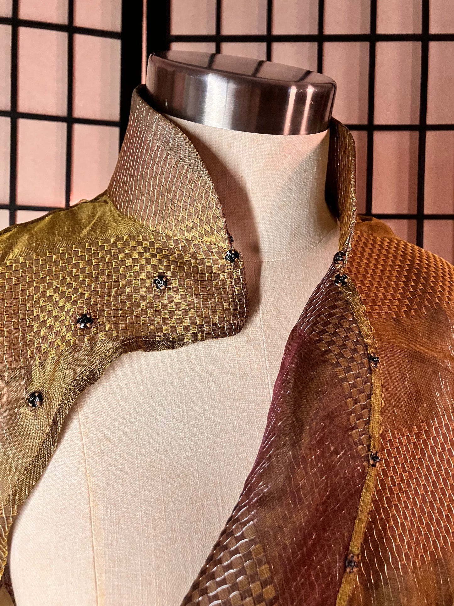 ✨ Goldbraun gestreiftes Organza Cheongsam