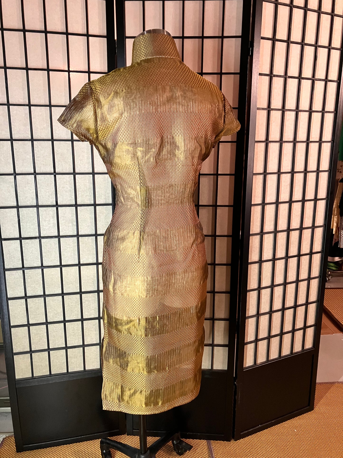 ✨ Goldbraun gestreiftes Organza Cheongsam