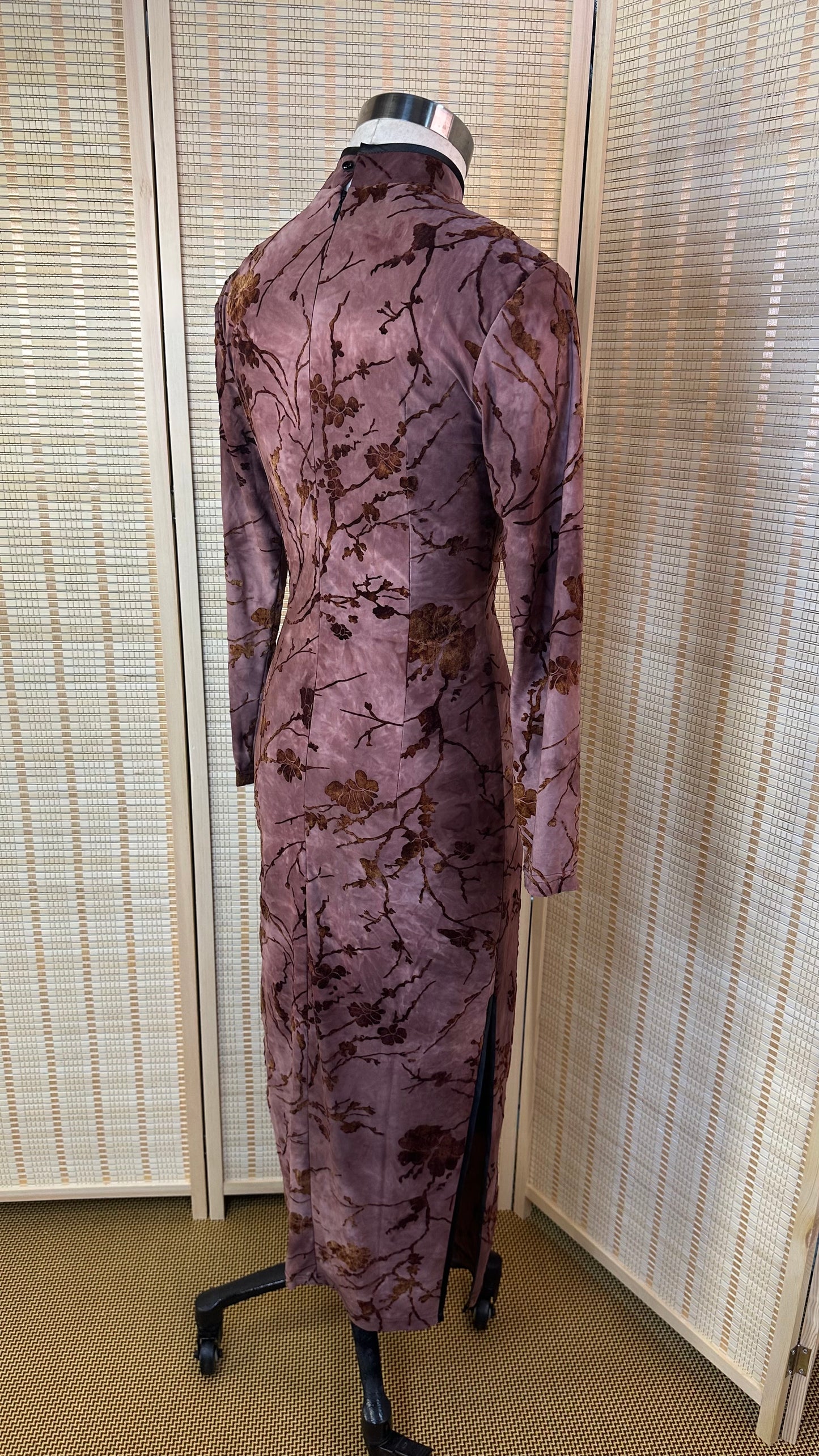 🍂 Earth plum velvet stretchy Qipao - 企直啲 Stand Tall D