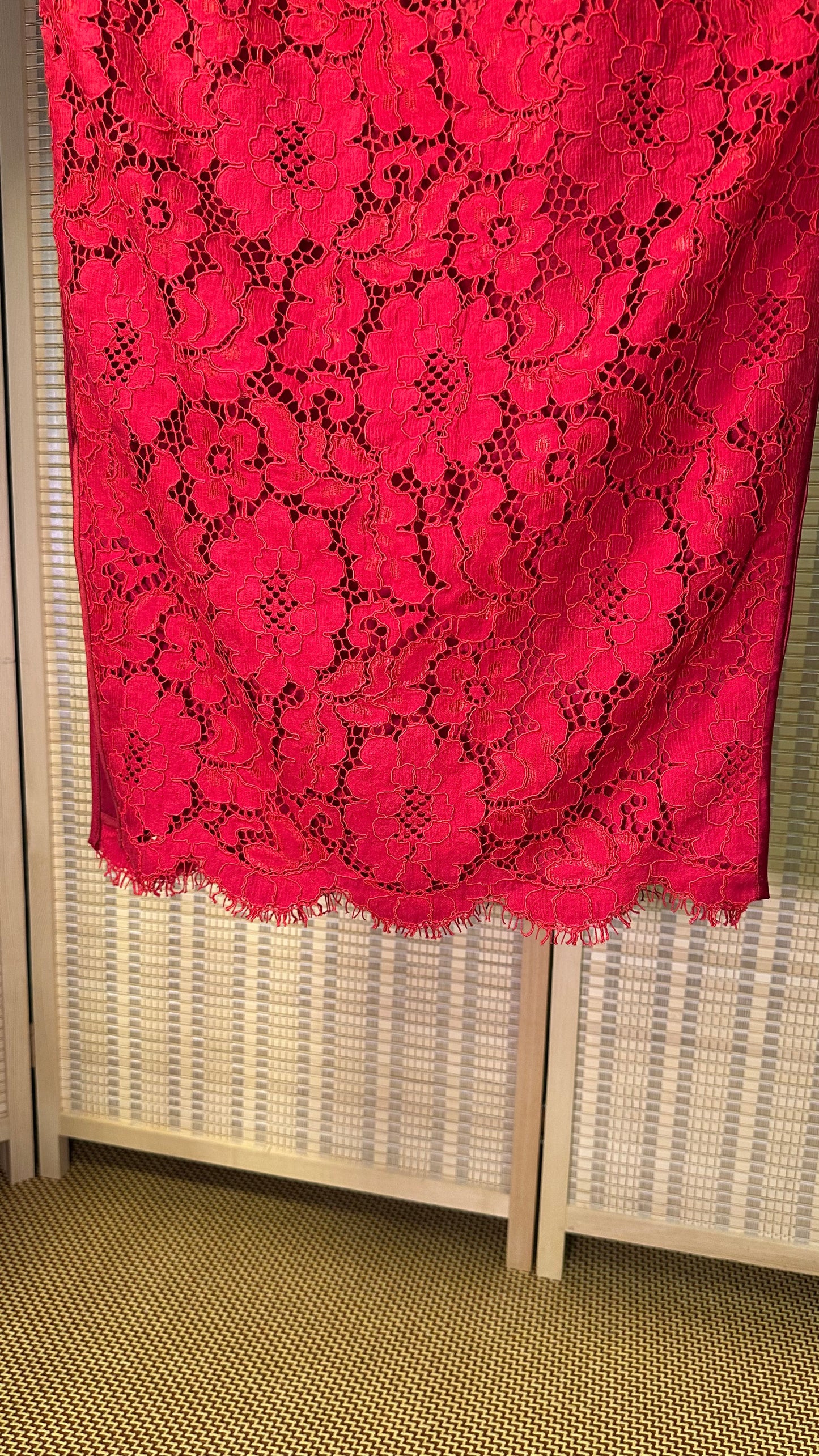 🍷 Traditional Floating-lining Weavy-hem Lace Cheongsam with Single-Bindings
