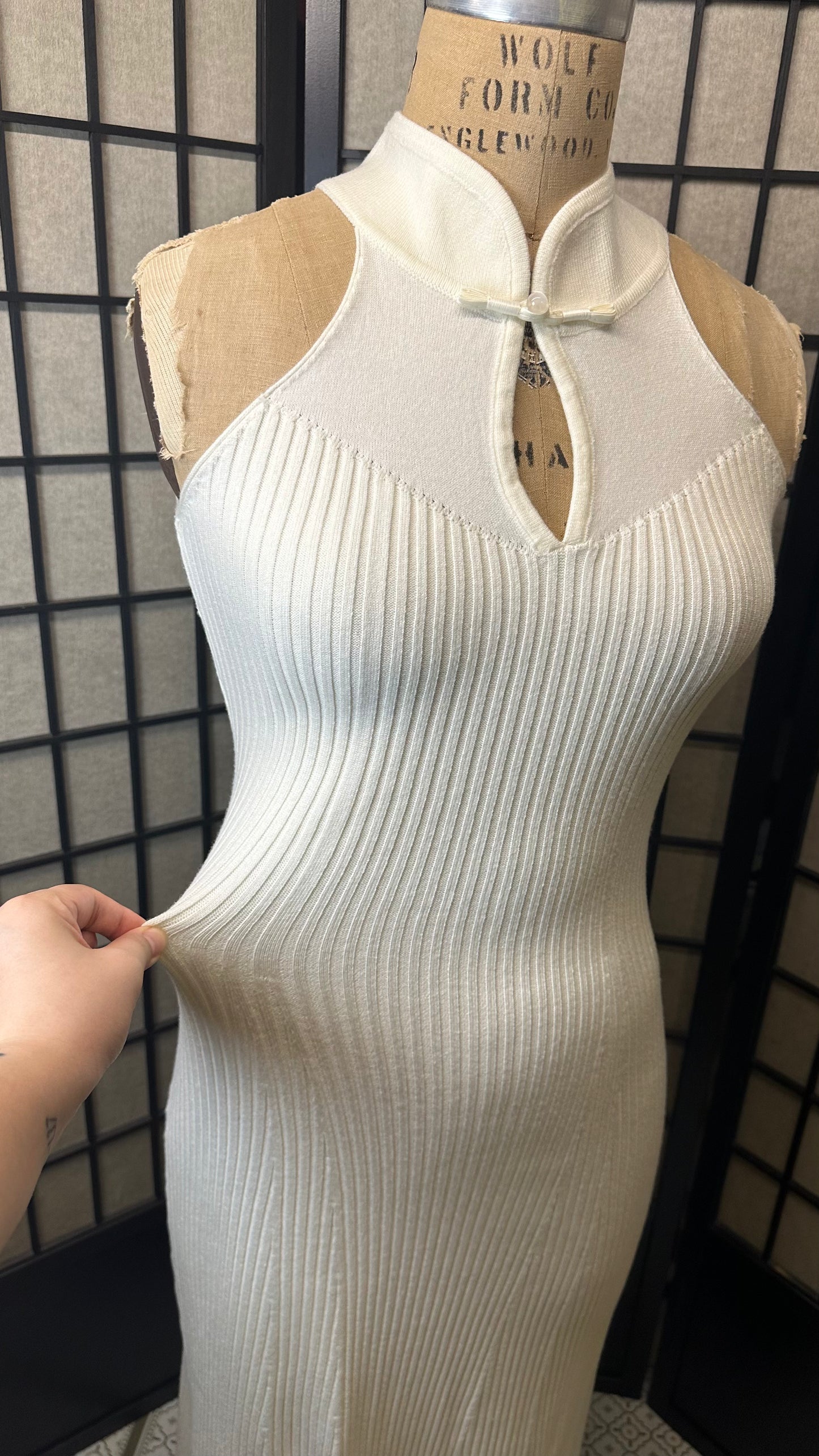 ❄️ Wool Knit stretch thicc white Qipao dress