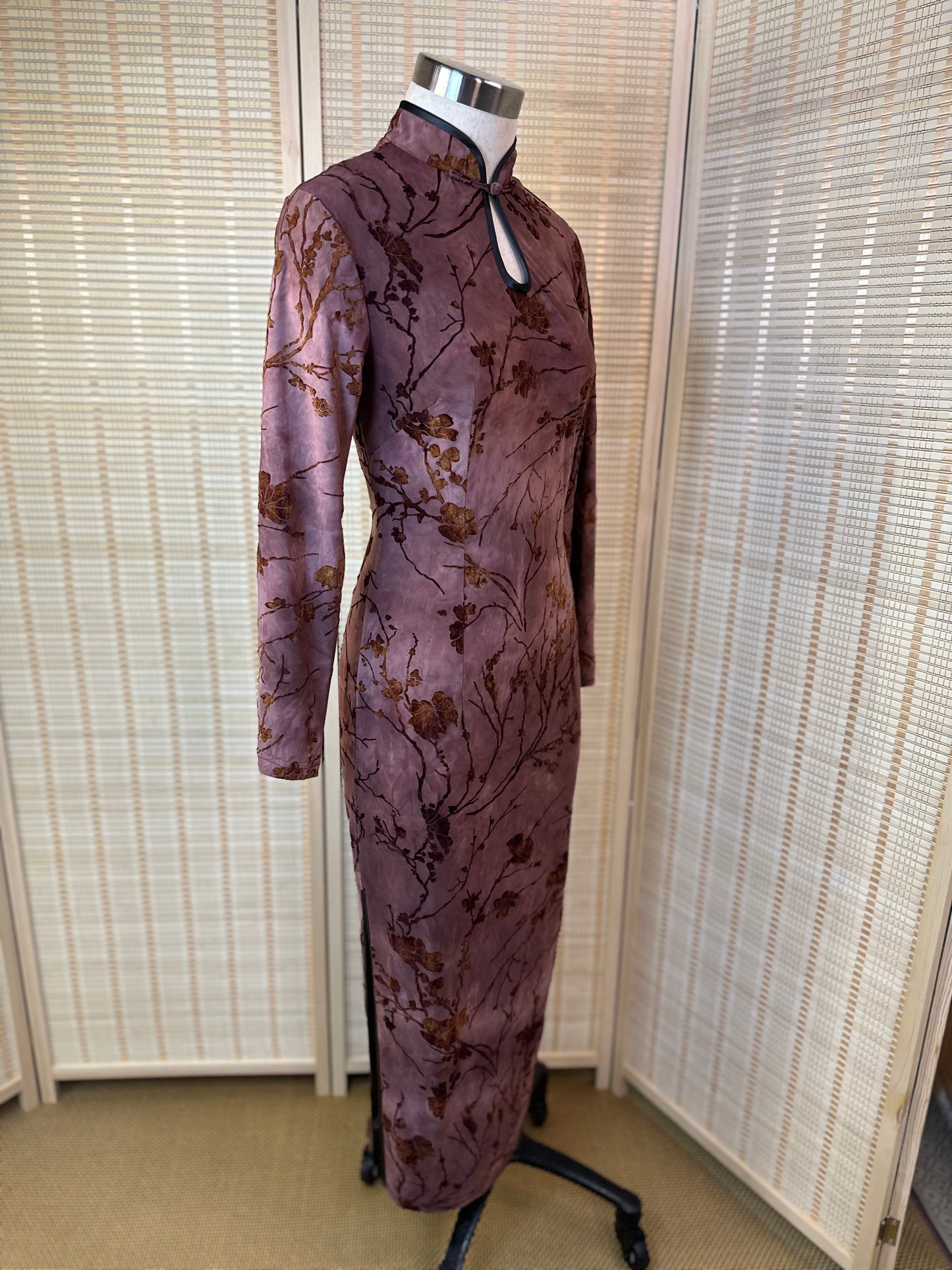 🍂 Earth plum velvet stretchy Qipao - 企直啲 Stand Tall D