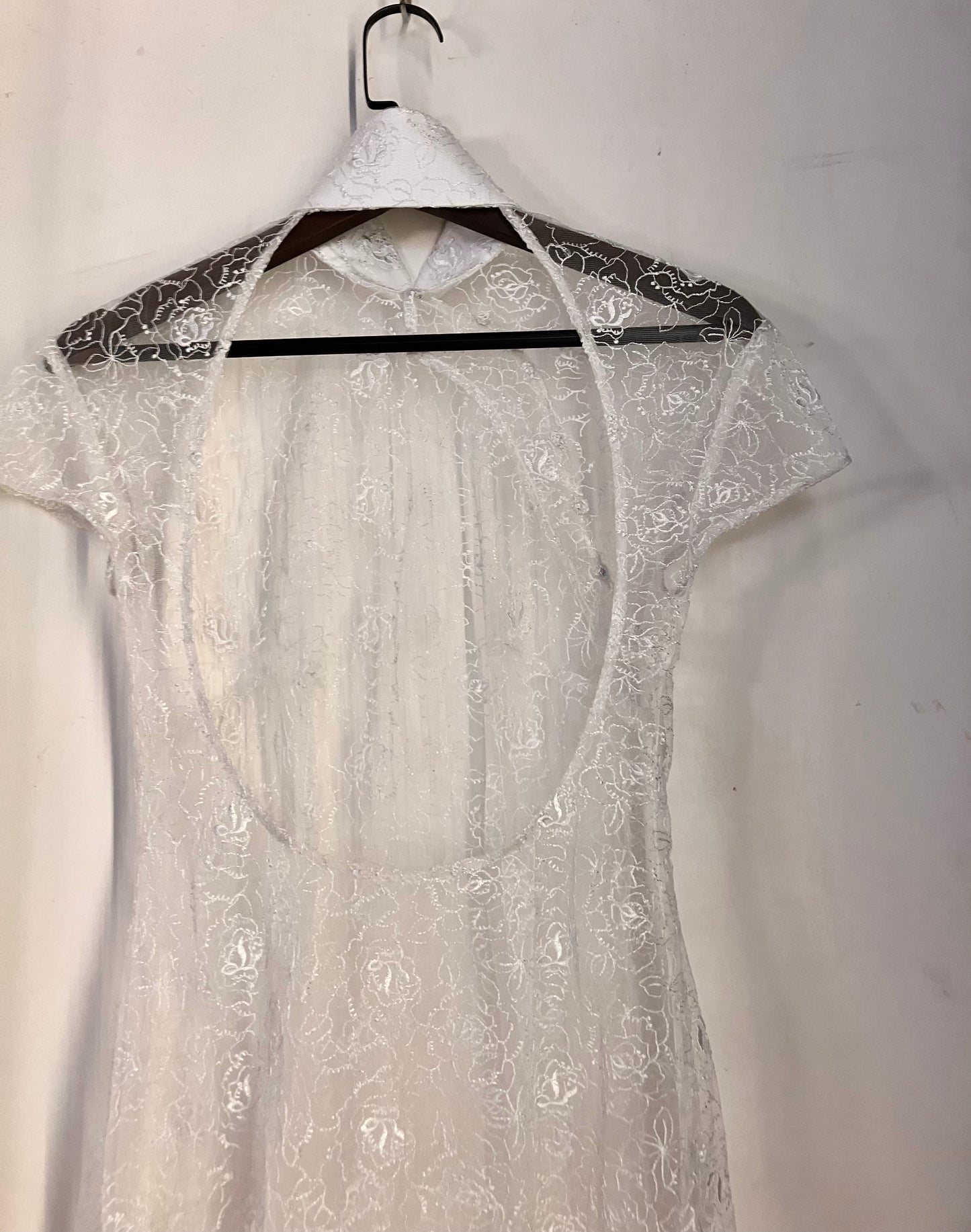 🤍 Transparentes Cheongsam aus weißer Spitze