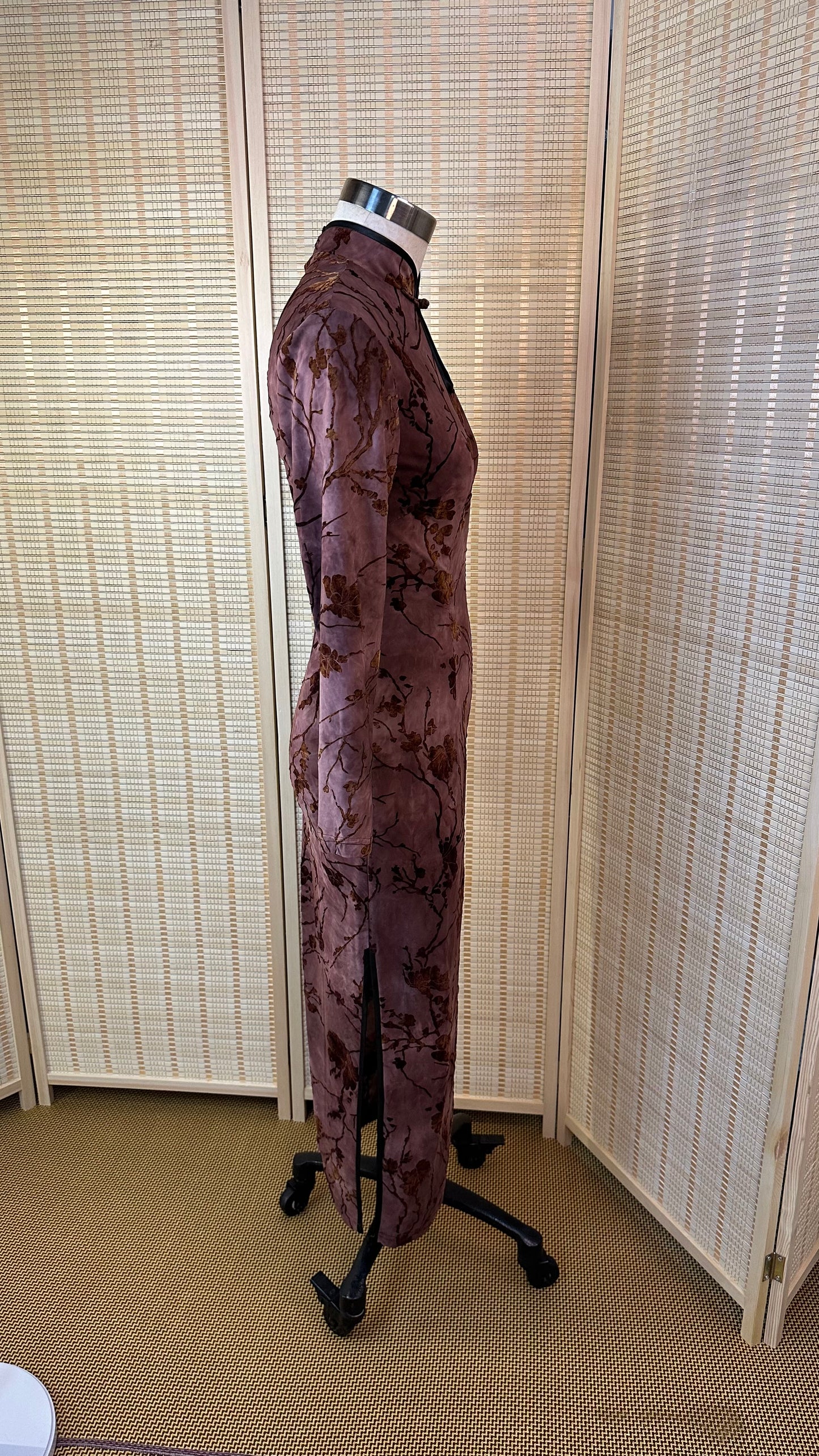 🍂 Earth plum velvet stretchy Qipao - 企直啲 Stand Tall D