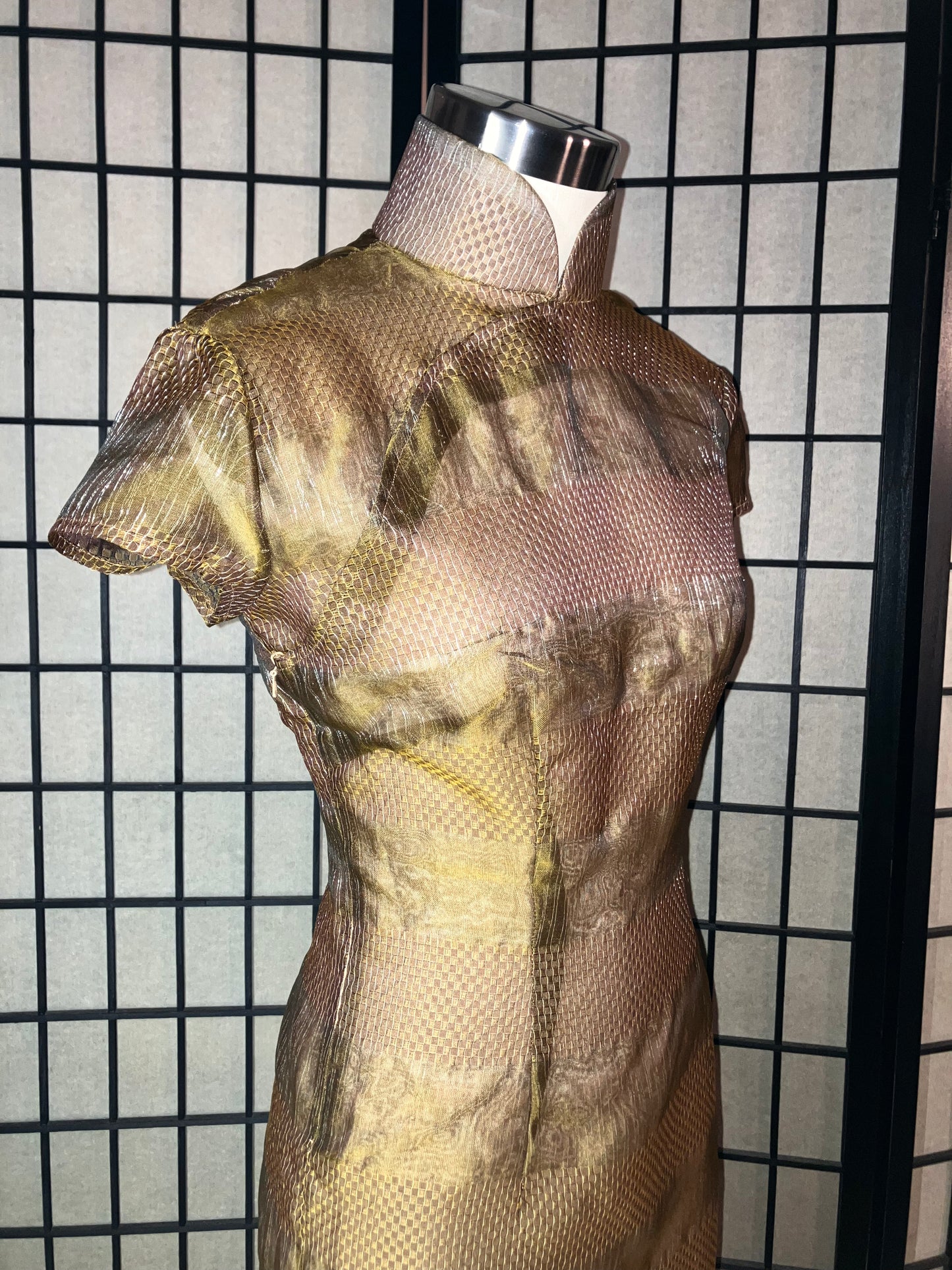 ✨ Goldbraun gestreiftes Organza Cheongsam