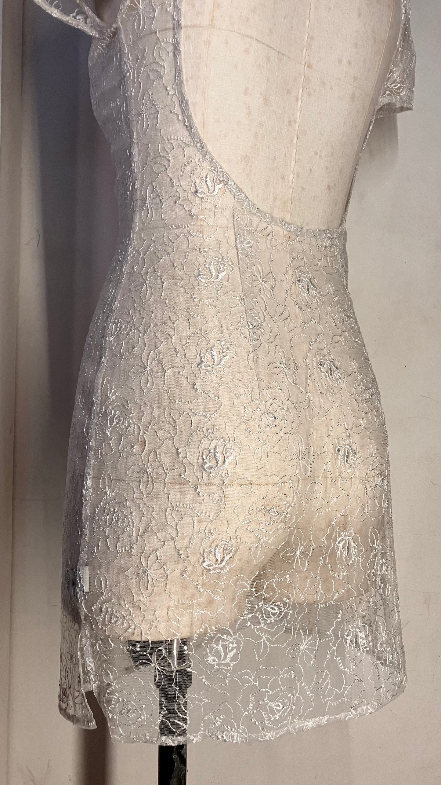 🤍 Transparentes Cheongsam aus weißer Spitze