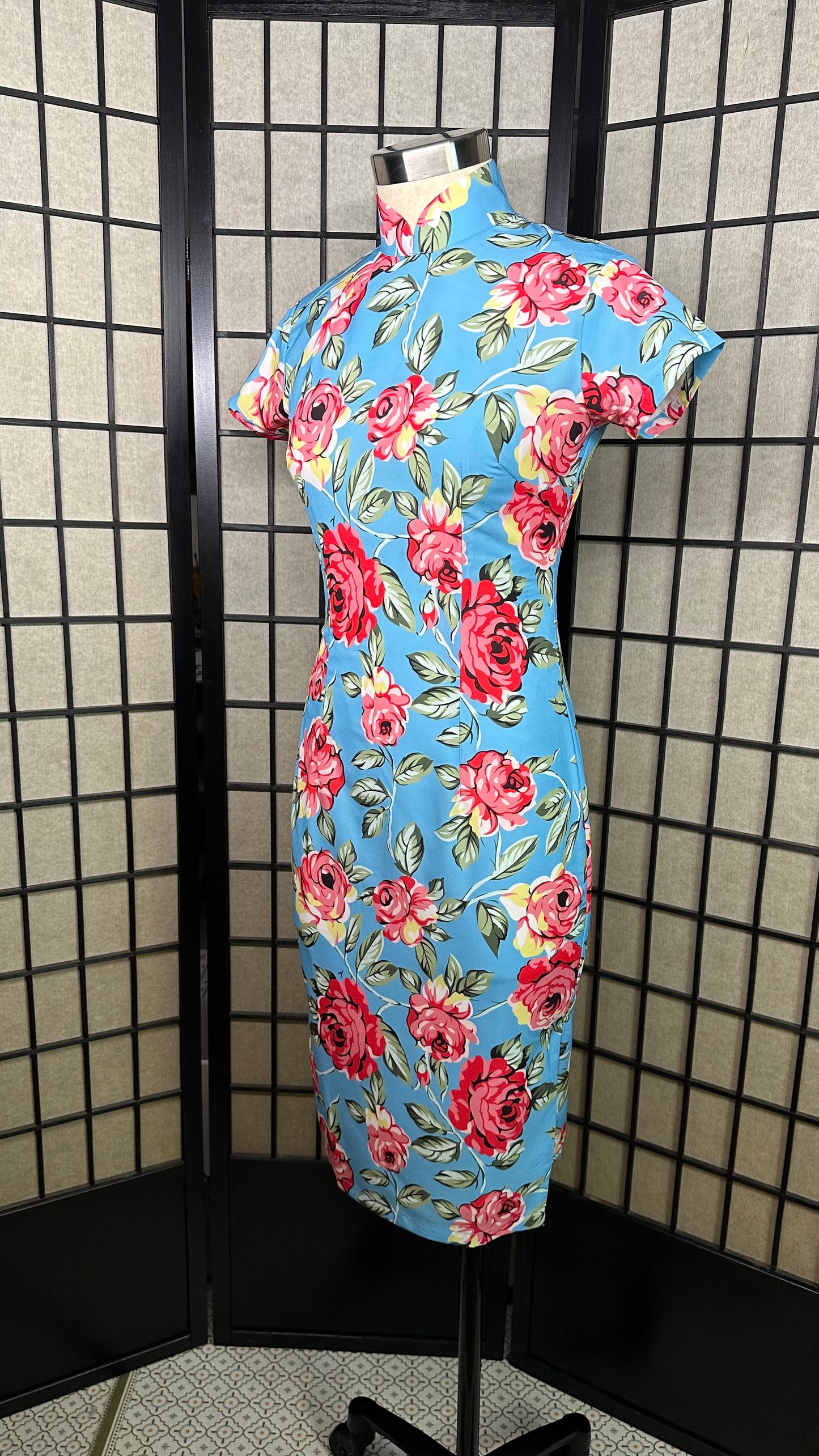 🌹 Pink rose on blue chiffon Cheongsam - 企直啲 Stand Tall D