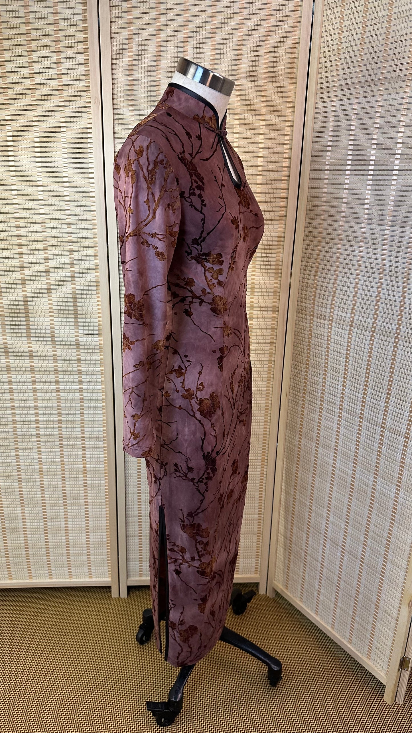 🍂 Earth plum velvet stretchy Qipao - 企直啲 Stand Tall D