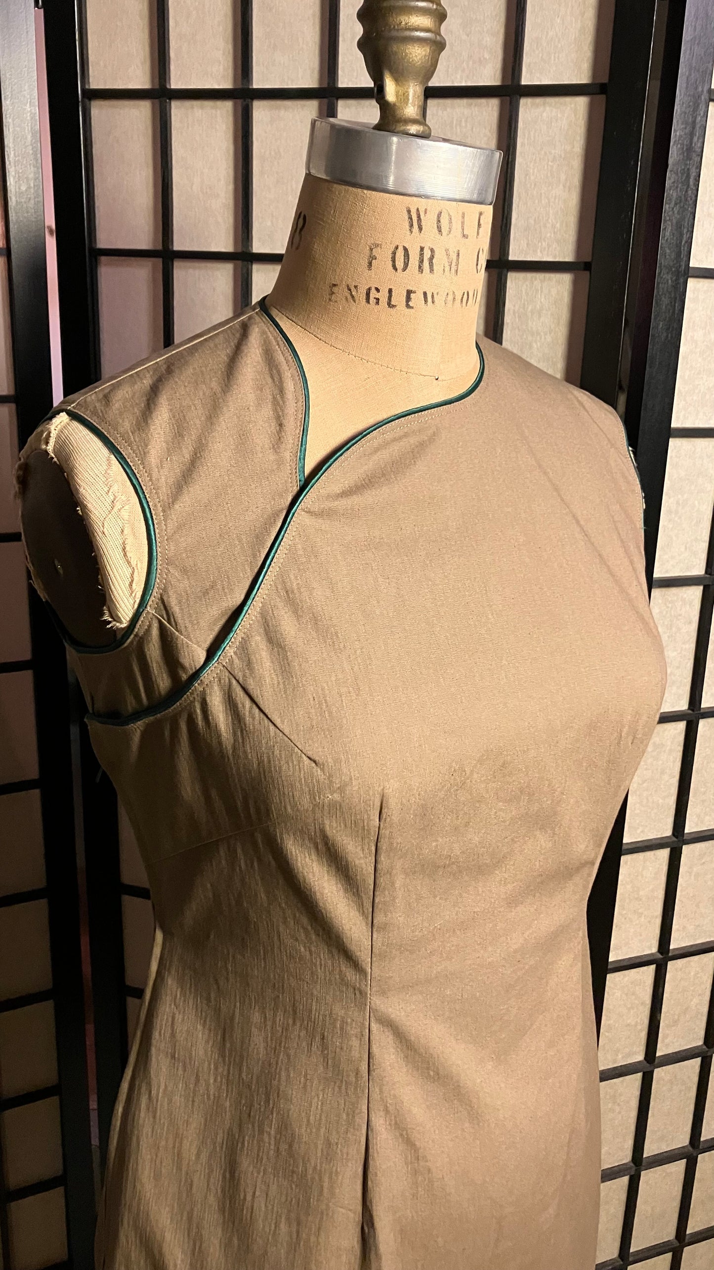 🧘🏻♀️Collarless Cheongsam - 企直啲 Stand Tall D