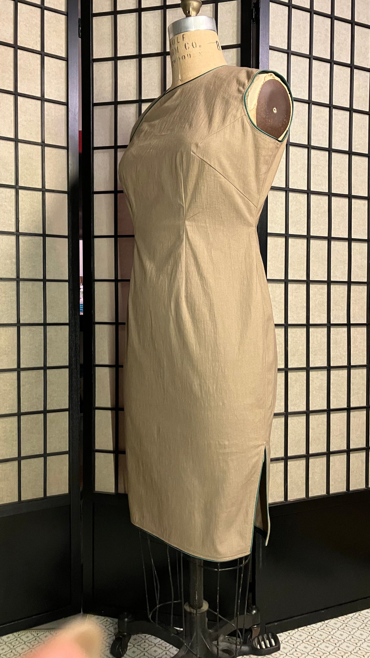 🧘🏻♀️Collarless Cheongsam - 企直啲 Stand Tall D