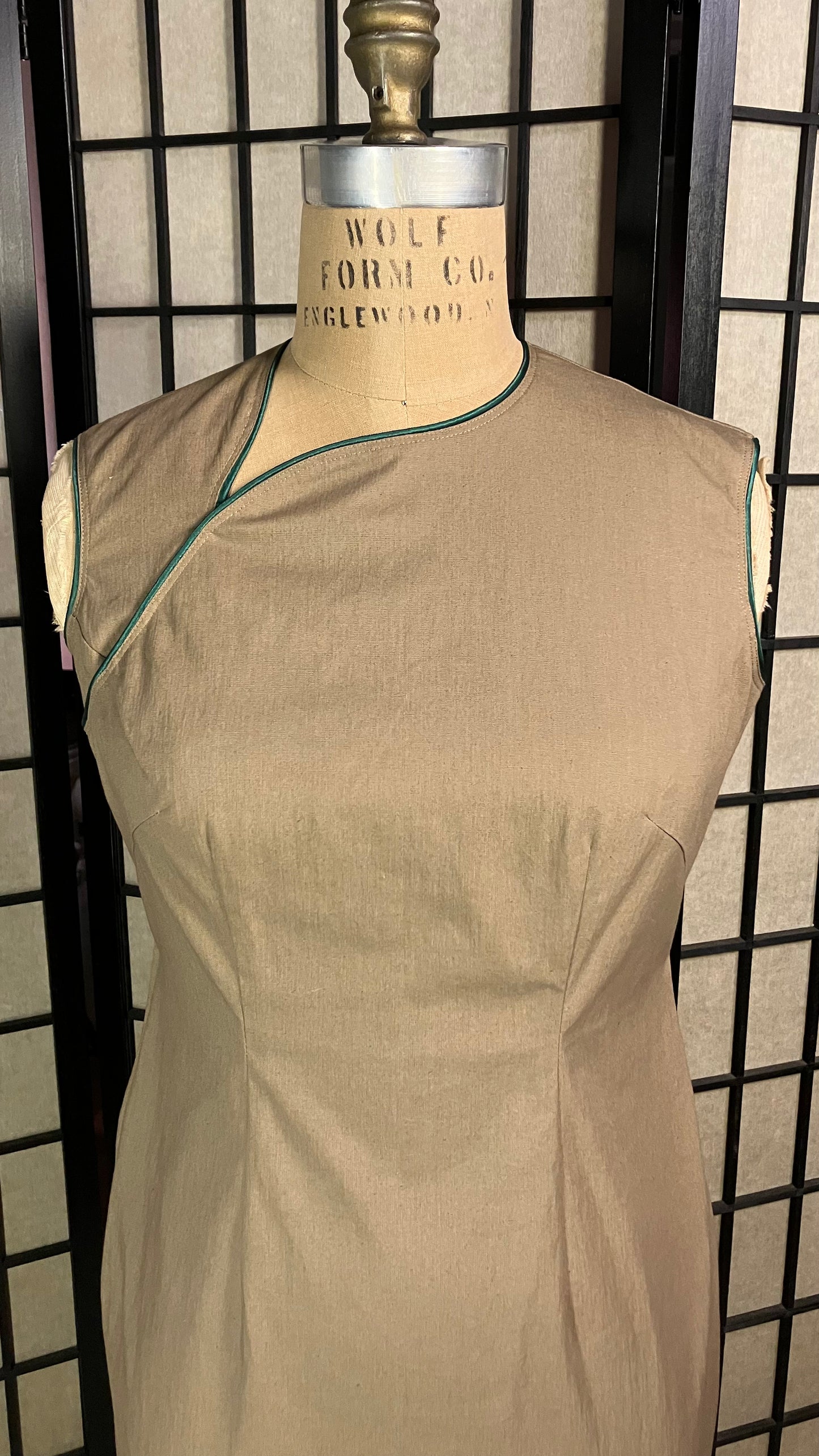 🧘🏻♀️Collarless Cheongsam - 企直啲 Stand Tall D