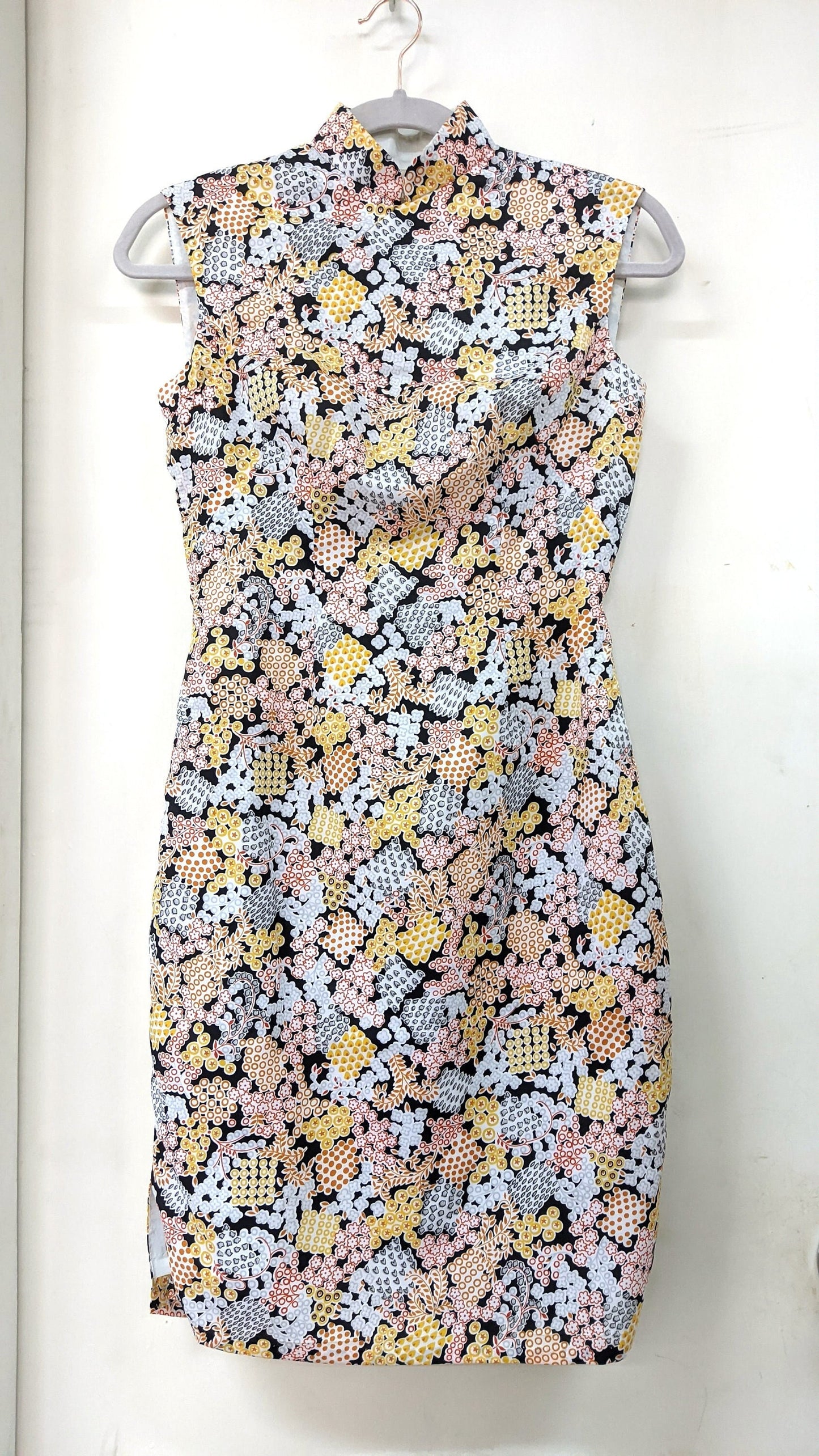 Vintage 1960s Cheongsam dress (Size M) | Lined, sleeveless | orange yellow blue white Floral on black | ready to ship NOW