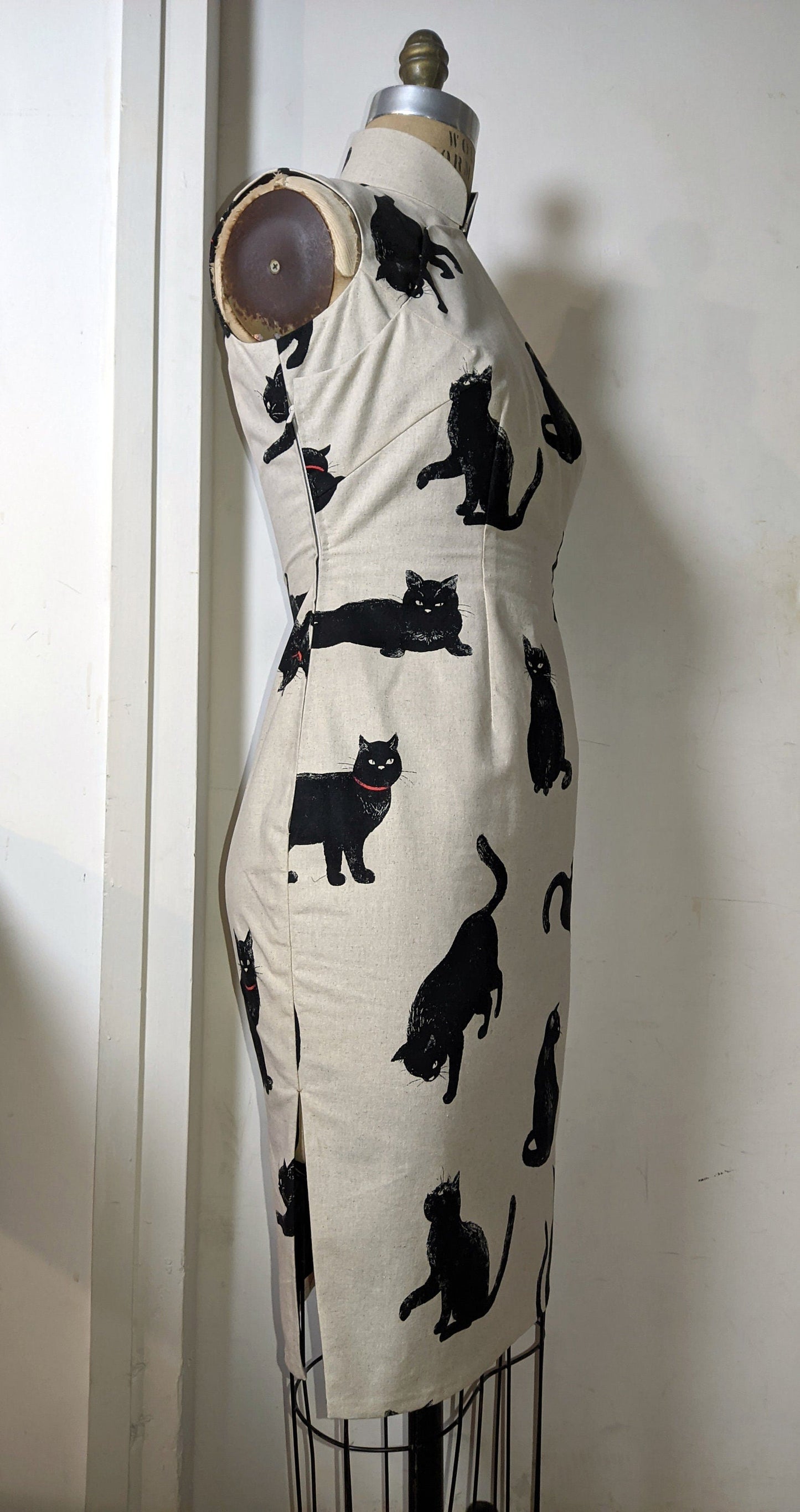 🐈⬛ Neko Cheongsam - 企直啲 Stand Tall D