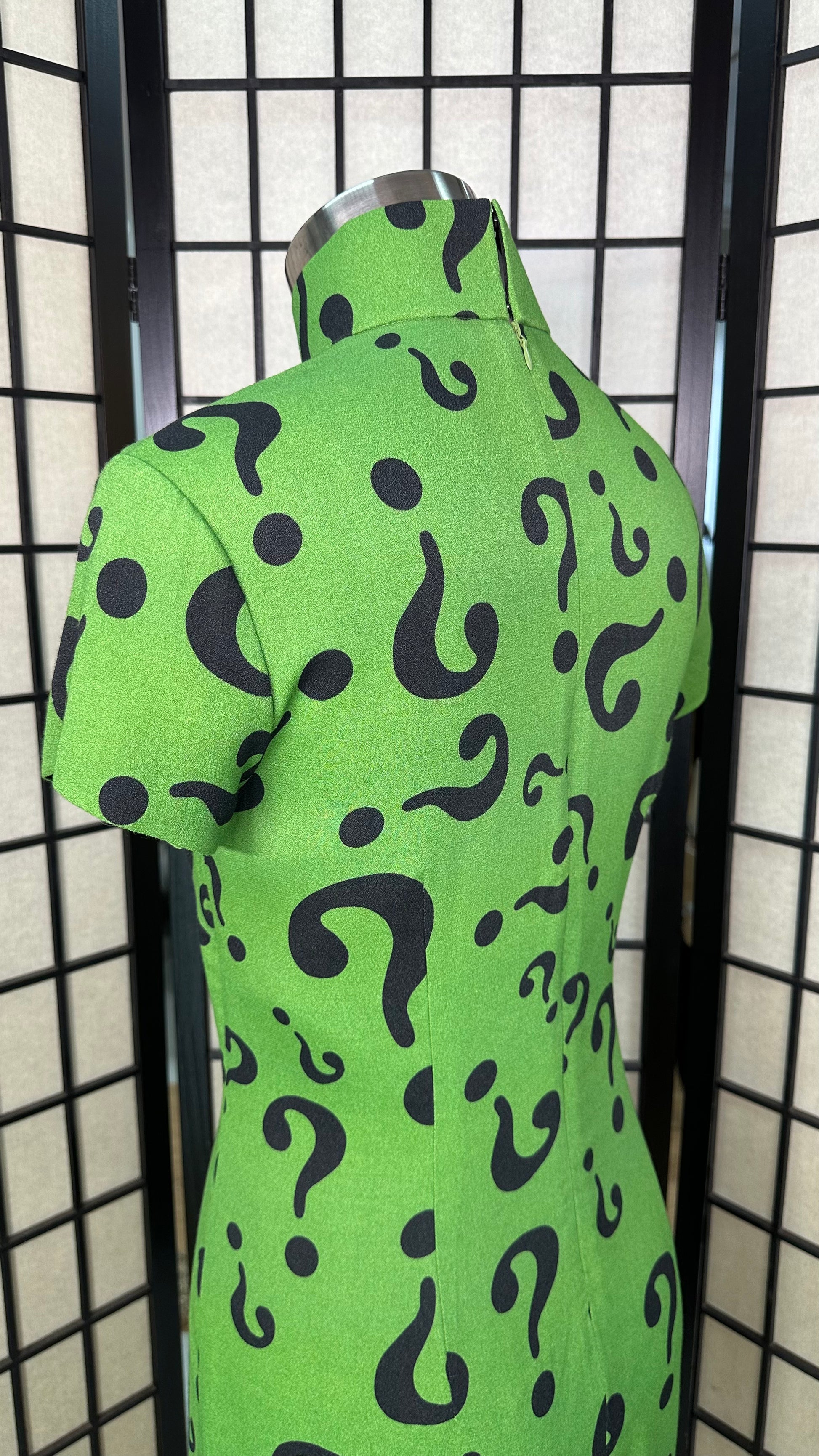 ¿? Green Riddle Cheongsam - 企直啲 Stand Tall D