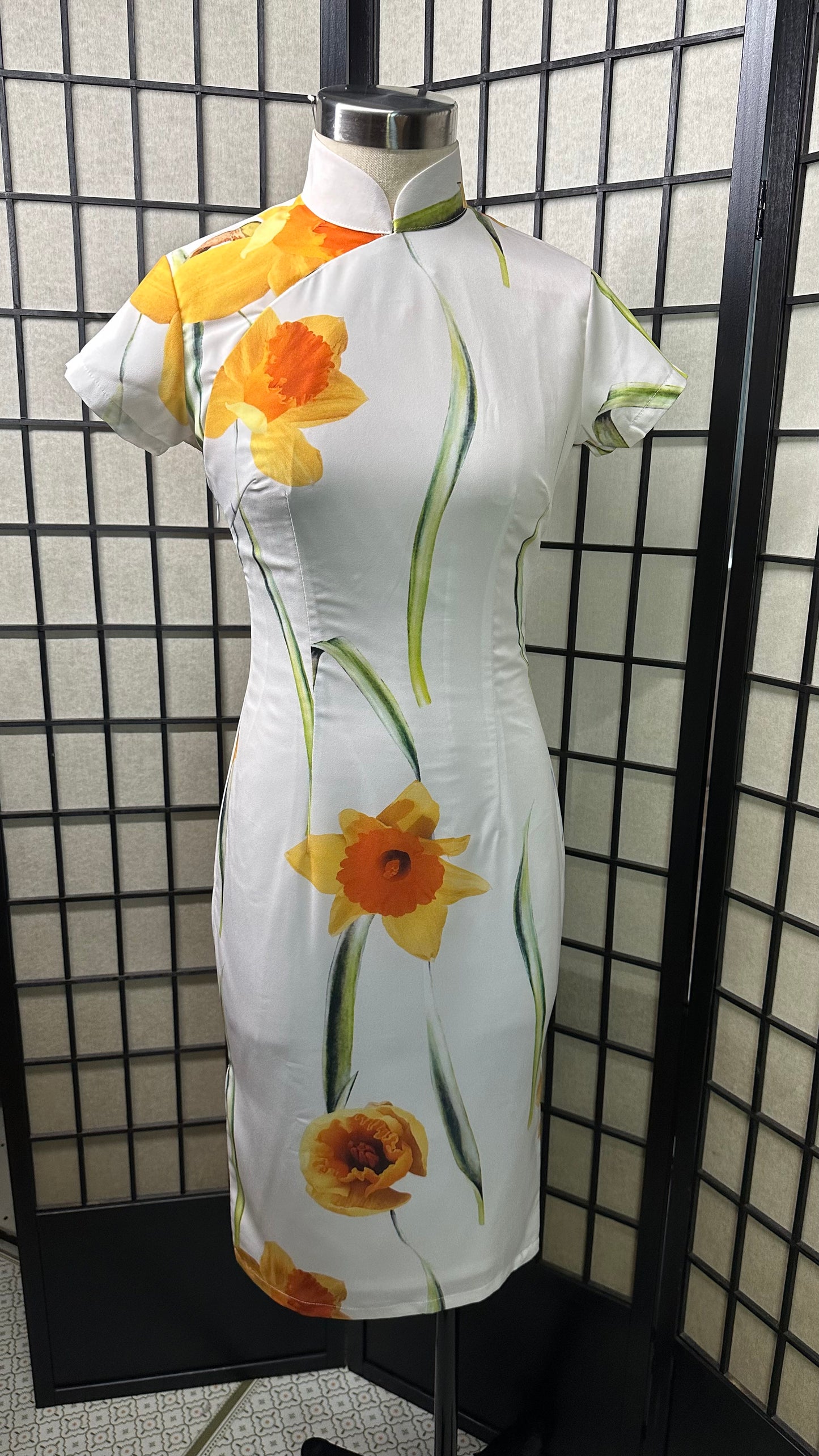 💛Yellow Daffodil Chiffon Cheongsam - 企直啲 Stand Tall D