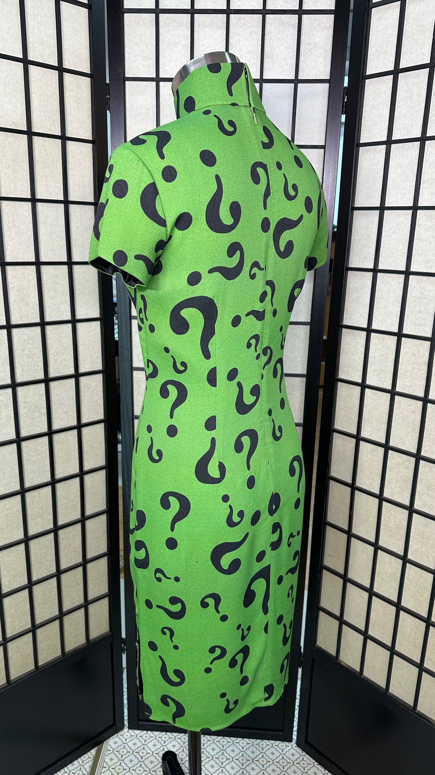 ¿? Green Riddle Cheongsam - 企直啲 Stand Tall D