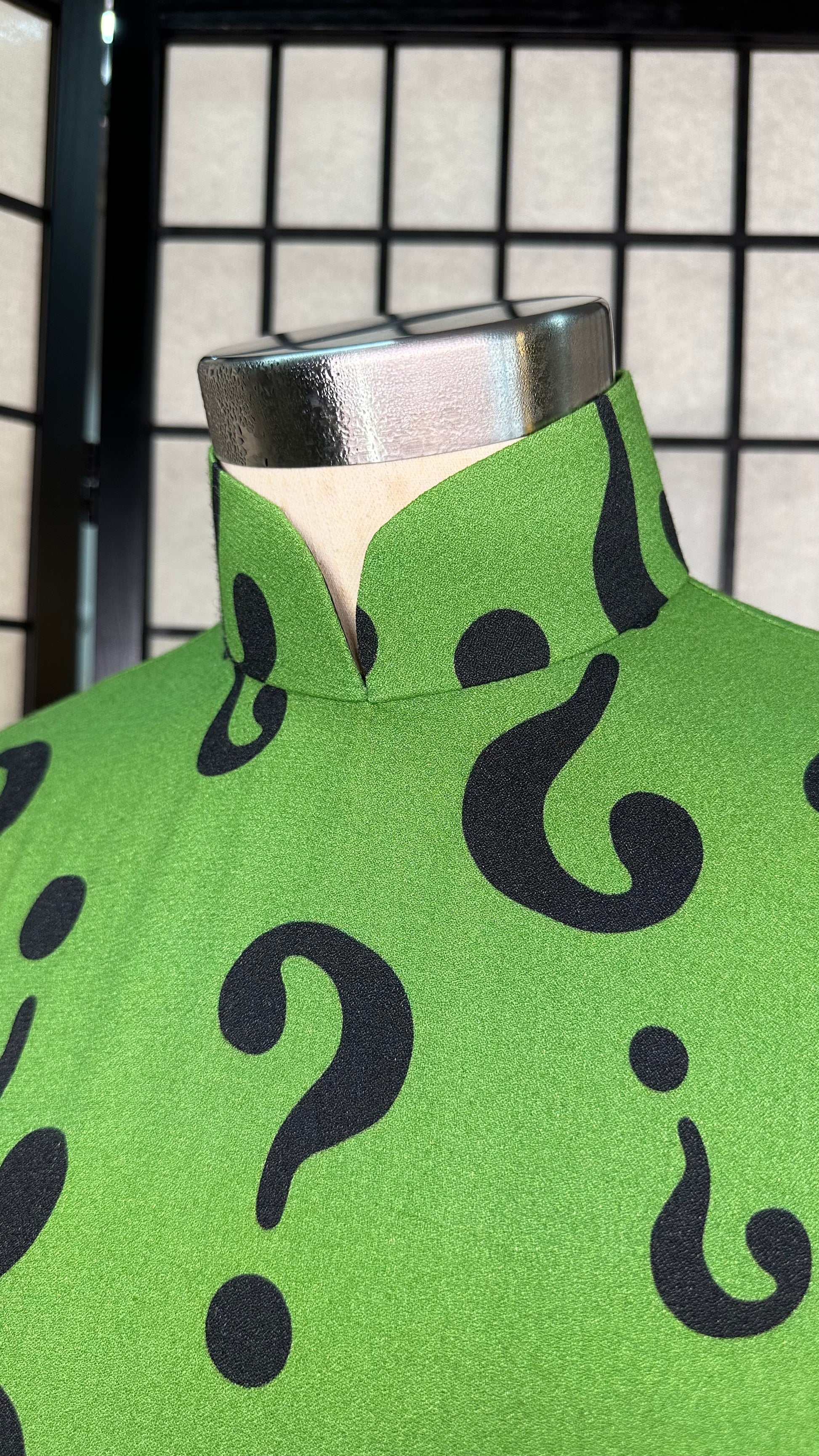 ¿? Green Riddle Cheongsam - 企直啲 Stand Tall D