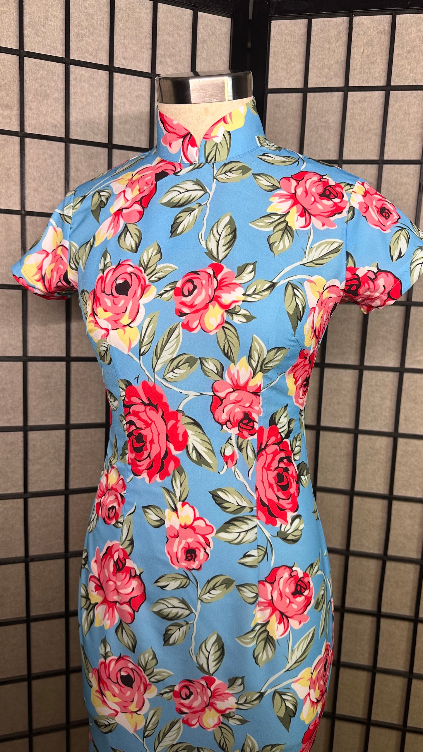 🌹 Pink rose on blue chiffon Cheongsam - 企直啲 Stand Tall D