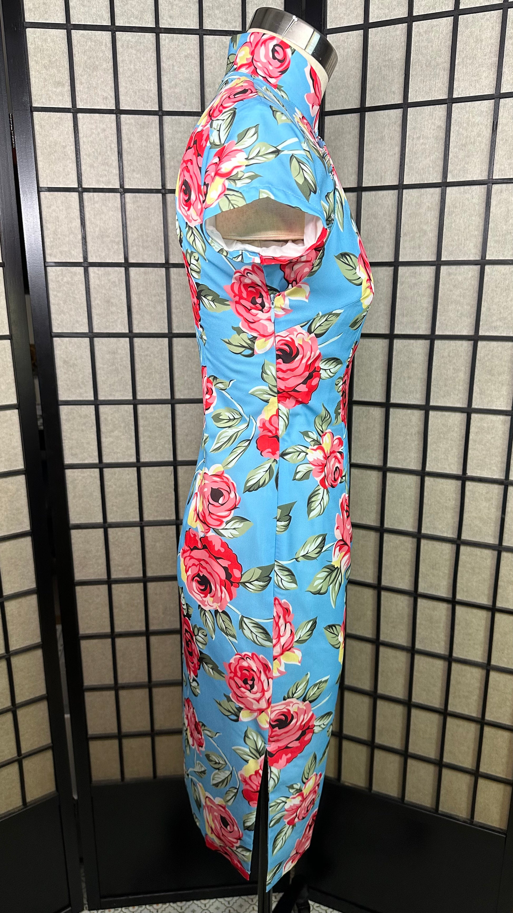 🌹 Pink rose on blue chiffon Cheongsam - 企直啲 Stand Tall D