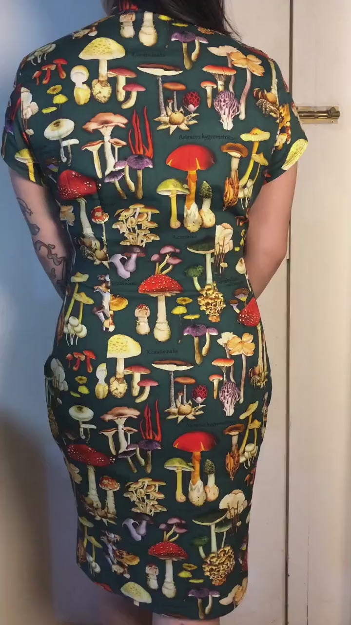 1960s Mushroom Garden CheongSam Dress [Tailor-Made] | Japanese Printed cotton , shortsleeves, Shoulder snap buttons ( Singaporean method)