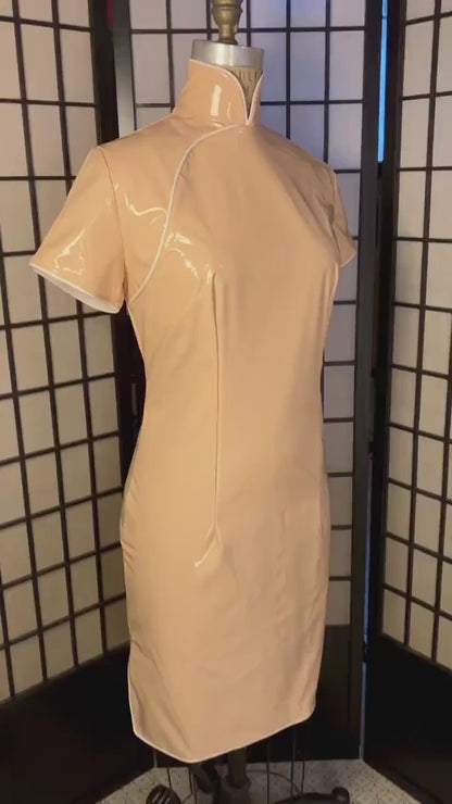 Custom Tailor Made》Shiny Stretch wet look Vinyl PU CheongSam｜nude beige｜Mistress BDSM Latex inspired PVC faux leather｜Fetish Qipao dress