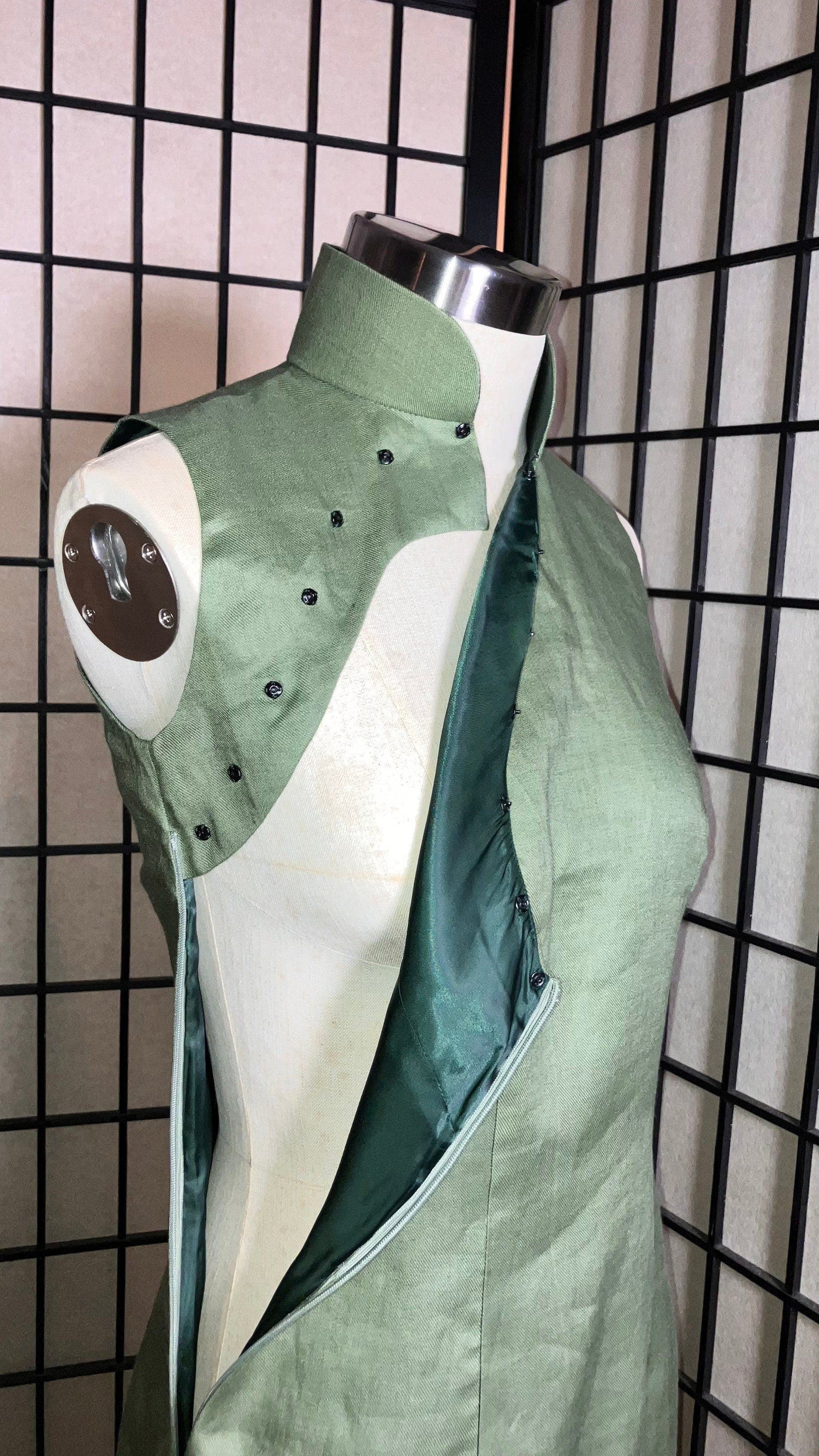 🥑 Avocado Linen Cheongsam - 企直啲 Stand Tall D