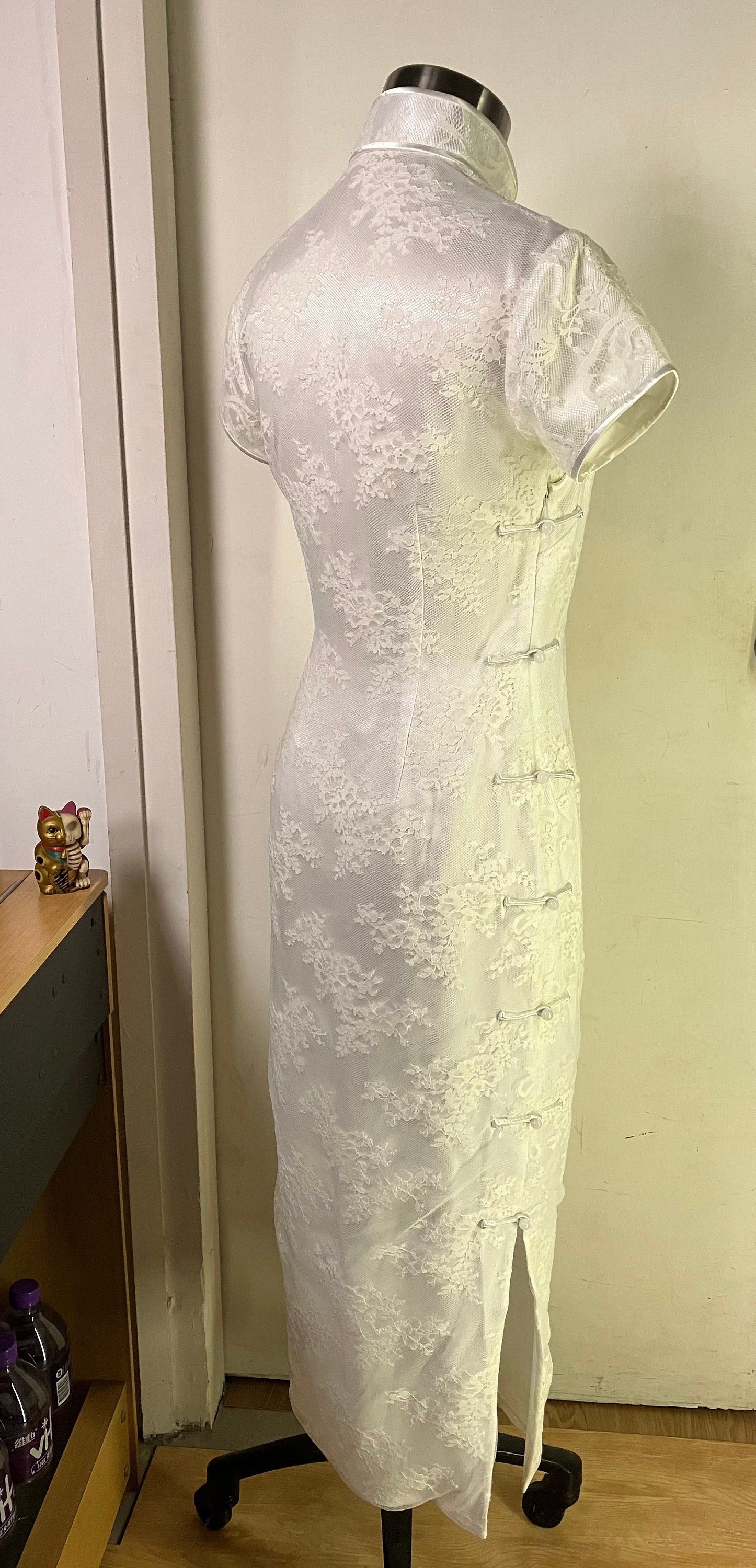 Floral Embroidery White Lace Cheongsam Stand Tall D Floral Embroidery White Lace Cheongsam Stand Tall D