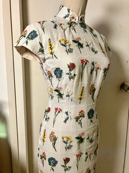 💐 Floral Garden Cotton Embroidery Cheongsam - 企直啲 Stand Tall D