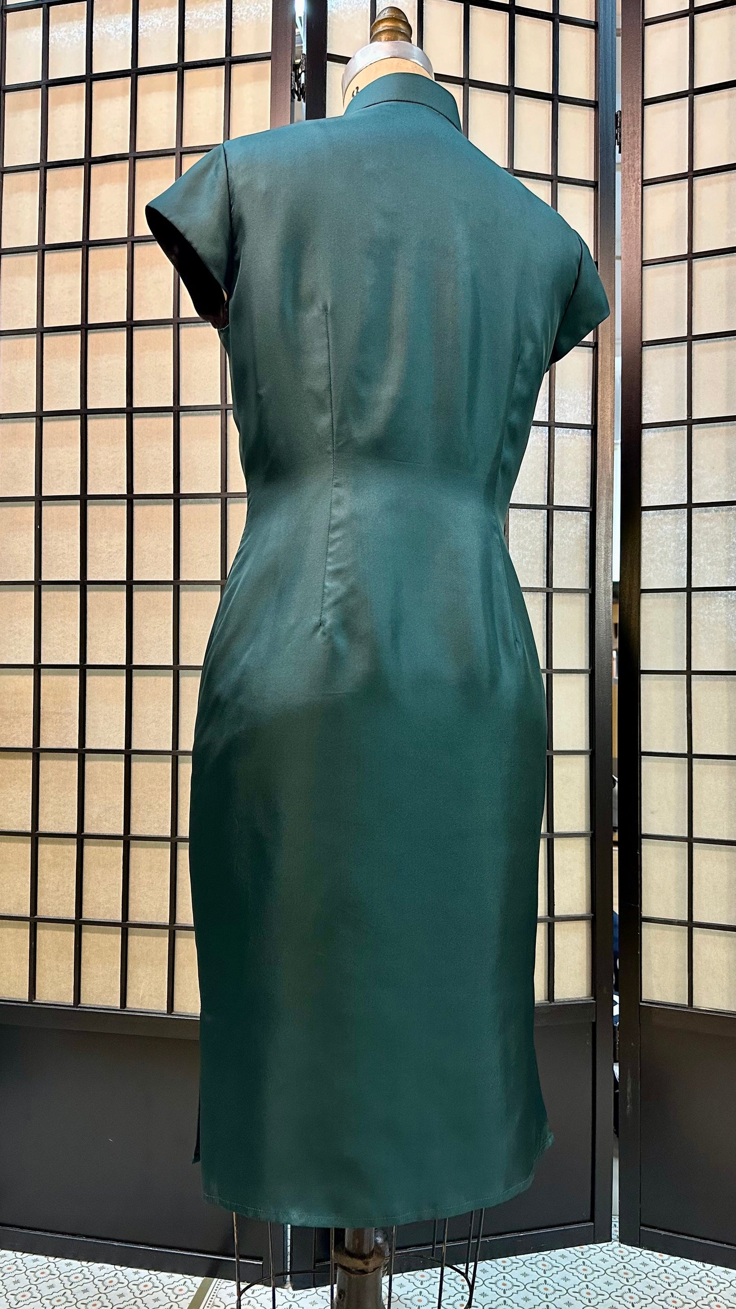 🌲 Forest Green Silk Twill Cheongsam - 企直啲 Stand Tall D