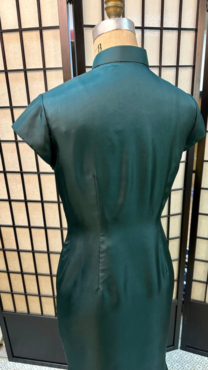 🌲 Forest Green Silk Twill Cheongsam - 企直啲 Stand Tall D