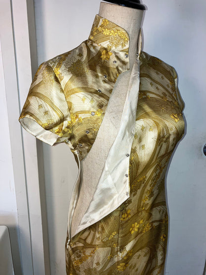 ✨ Golden Floral Silk Cheongsam - 企直啲 Stand Tall D