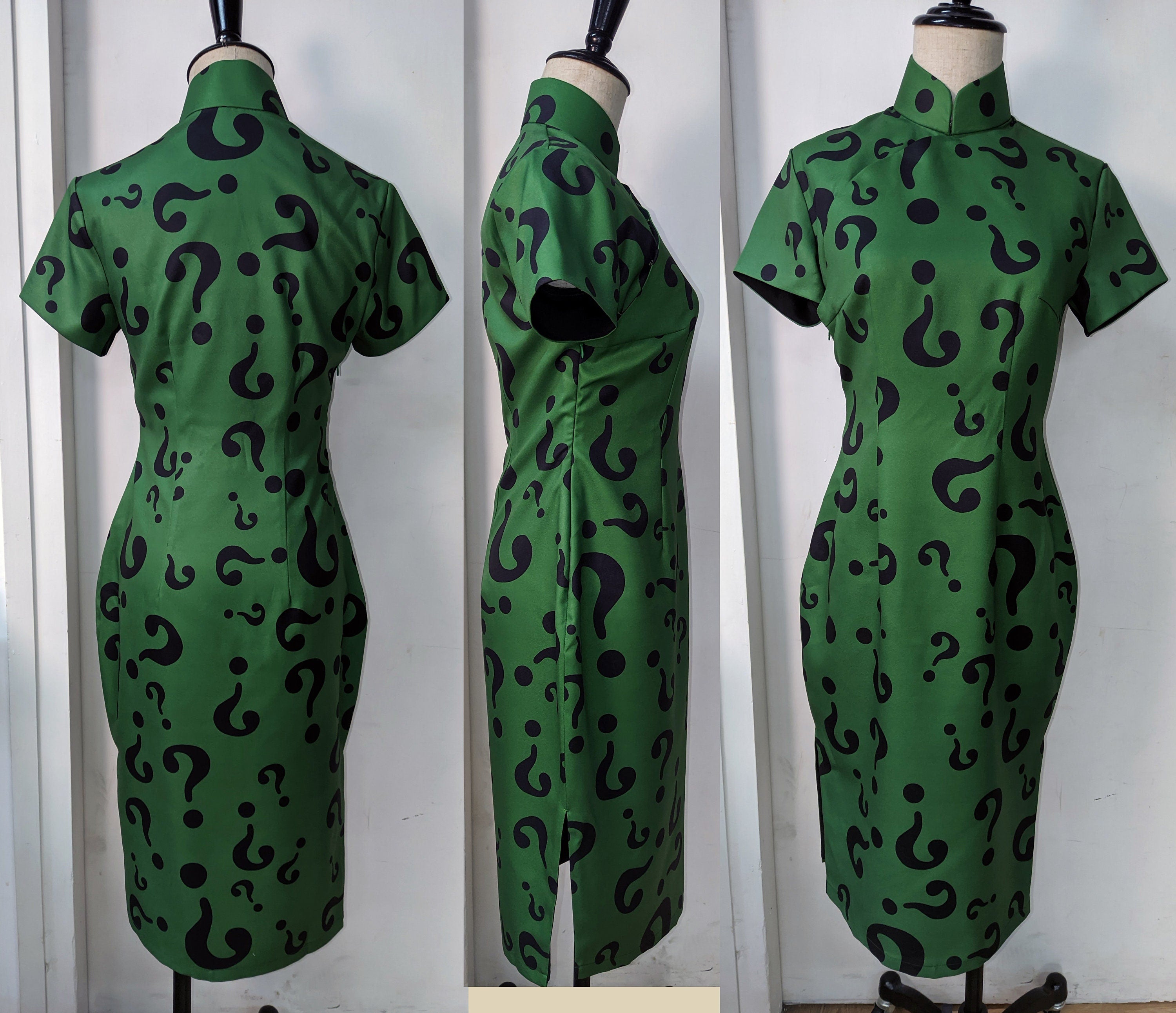 Green Riddle Cheongsam – 企直啲 Stand Tall D