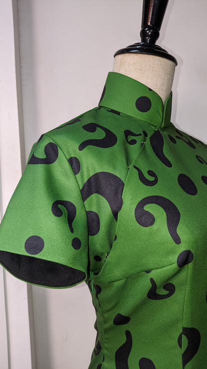 ¿? Green Riddle Cheongsam - 企直啲 Stand Tall D