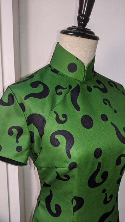 ¿? Green Riddle Cheongsam - 企直啲 Stand Tall D