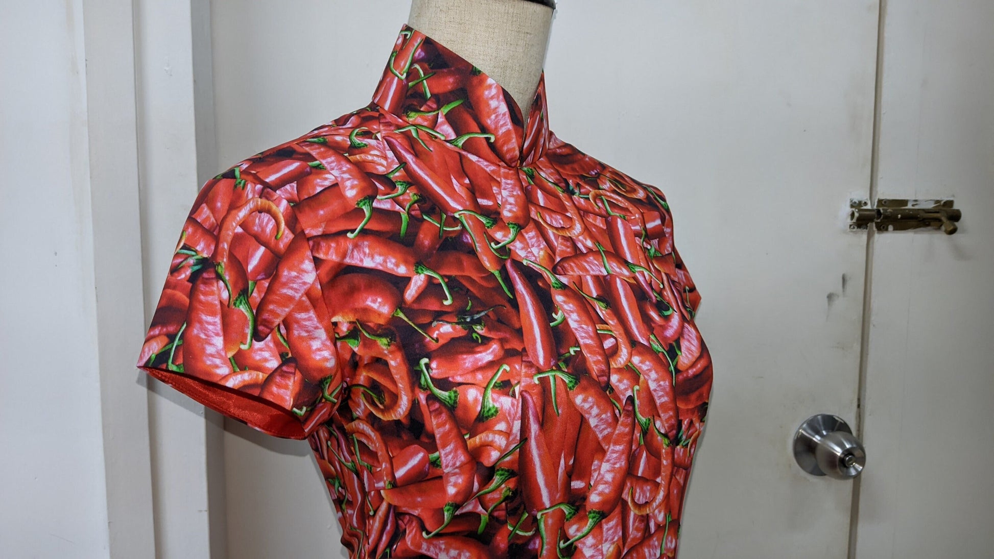 🌶️Spicy Hot chilli Pepper Cheongsam - 企直啲 Stand Tall D