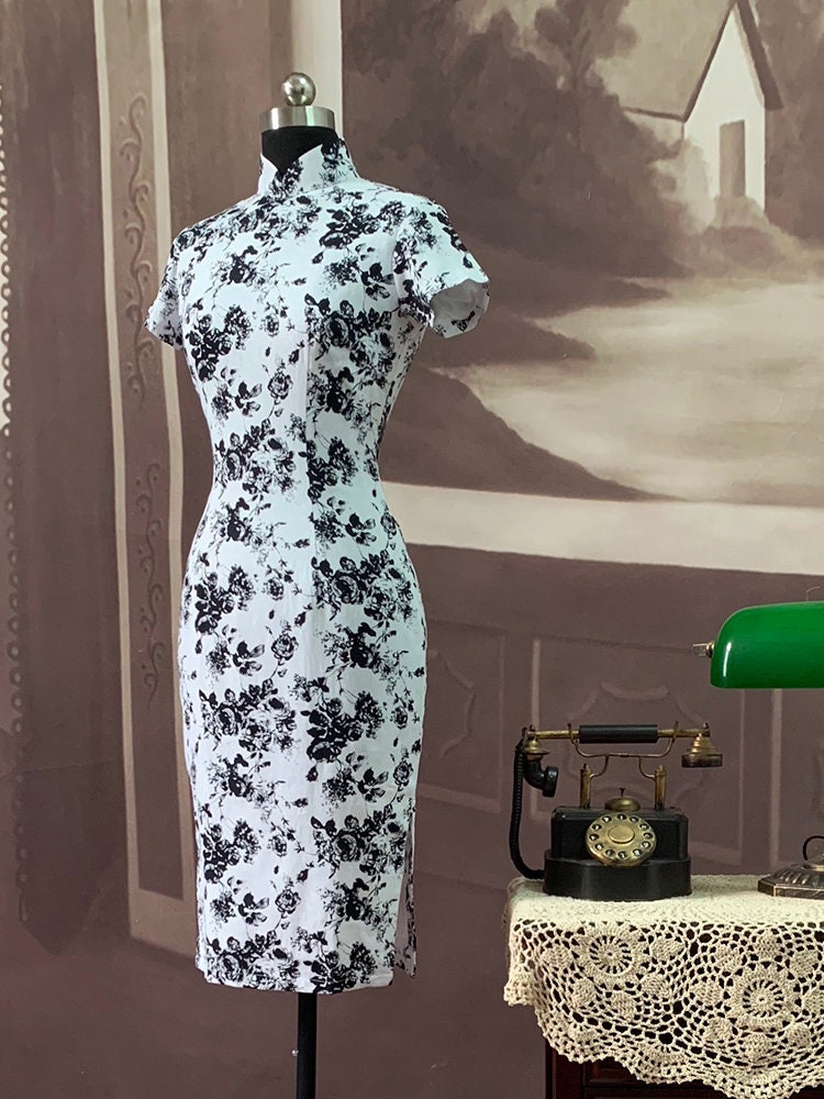 Cheongsam Dress (1960s) | Black rose floral print on white Linen cotton plus lining [ In the Mood for Love 花樣年華 | Historical inspiration ] - 企直啲 Stand Tall D