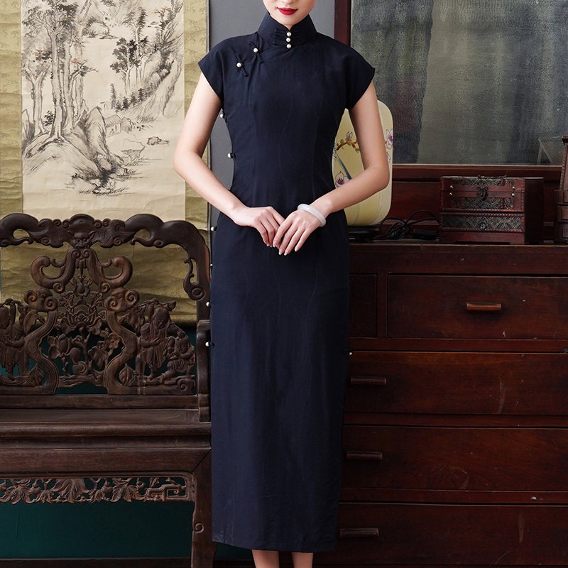 1930s Qipao Dress [Tailor-Made] | Pearl Buttons Bindings | Tencel Viscose | subtle dark grey black dark blue navy | Authentic Cheongsam - 企直啲 Stand Tall D