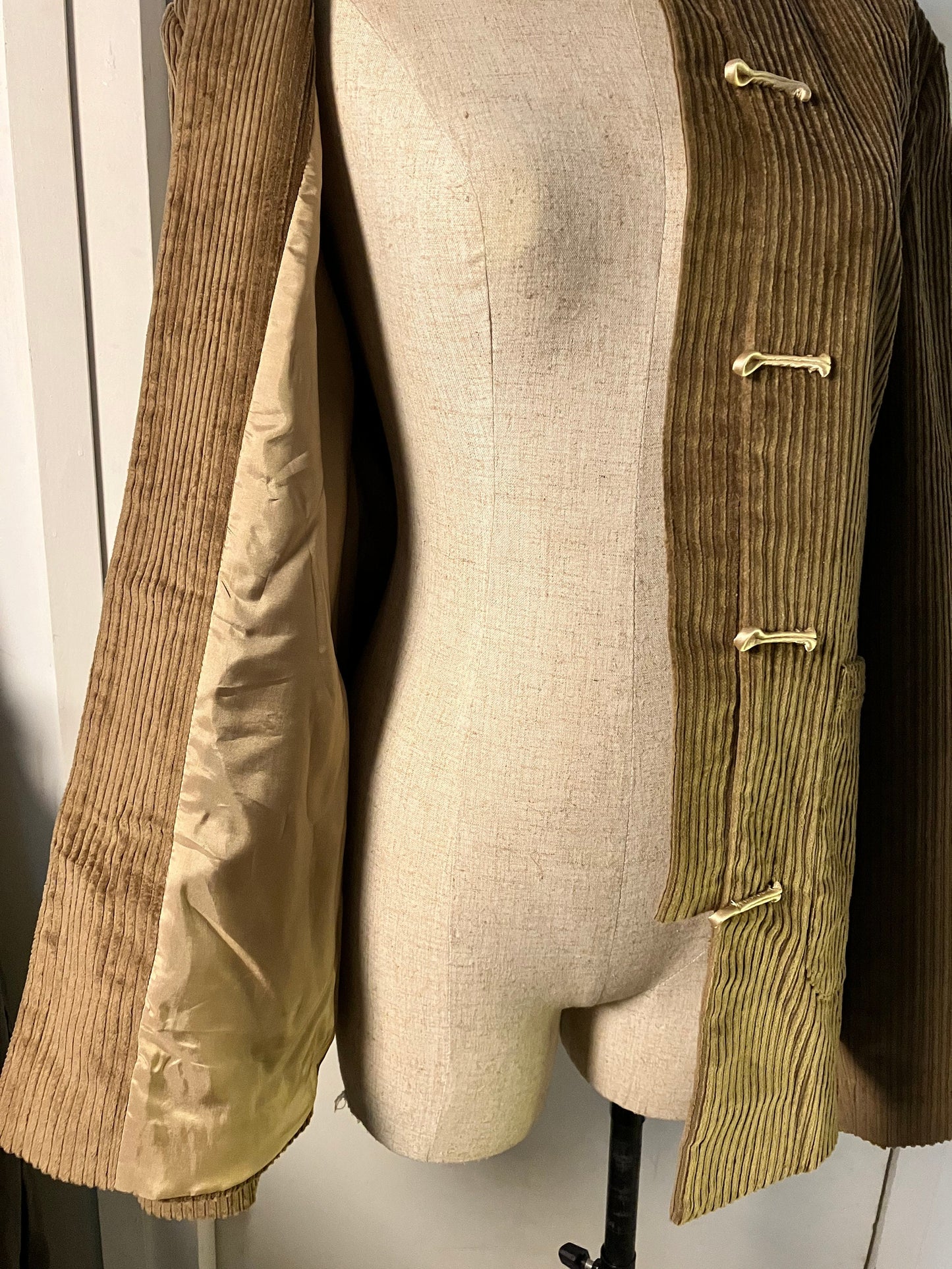 Corduroy Mandarin Jacket  [Tailor-Made] (Bemberg Lined) | Brown stripes texture cotton textile | bespoke MTM make to measure customize - 企直啲 Stand Tall D