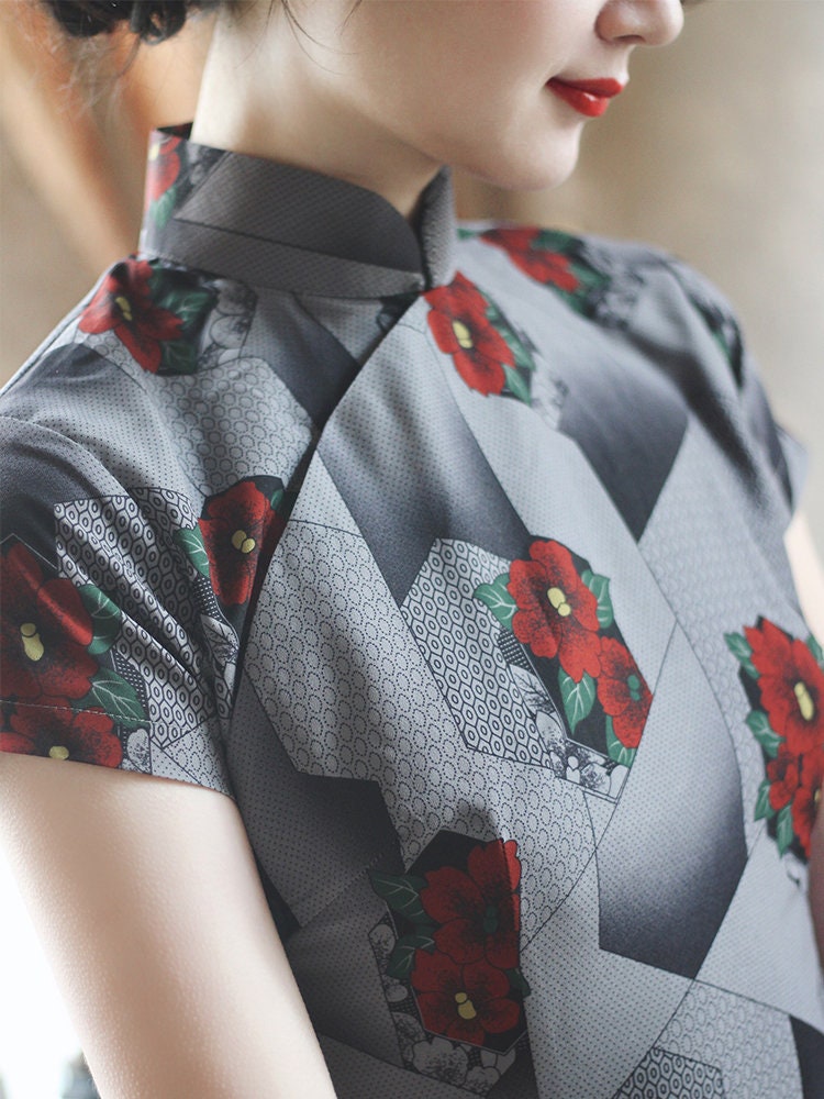 Cheongsam Dress (1960s) | Red flower green gray grey geometric hexagon printed Chiffon [ 香港式 Hong Kong Style Historical inspiration ] - 企直啲 Stand Tall D