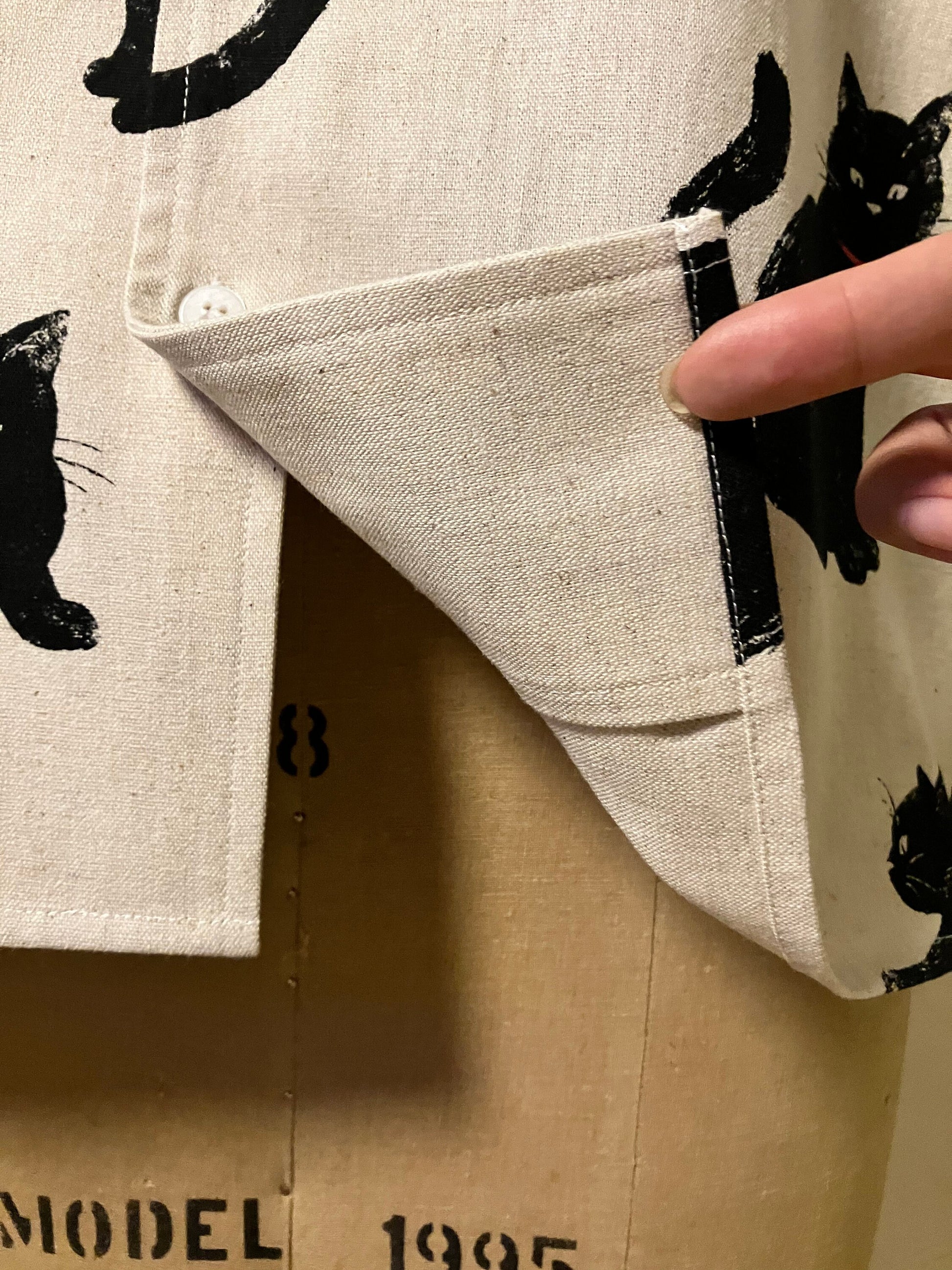 Short Sleeves Aloha Shirt[Tailor-Made] | Japanese black cat neko print Linen cotton | navy blue green white black grey beige khaki - 企直啲 Stand Tall D