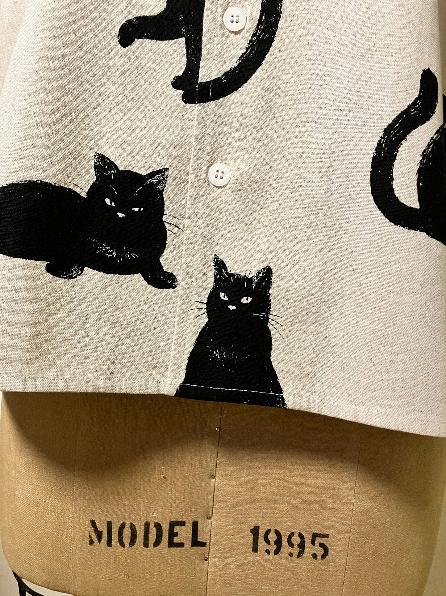 Short Sleeves Aloha Shirt[Tailor-Made] | Japanese black cat neko print Linen cotton | navy blue green white black grey beige khaki - 企直啲 Stand Tall D