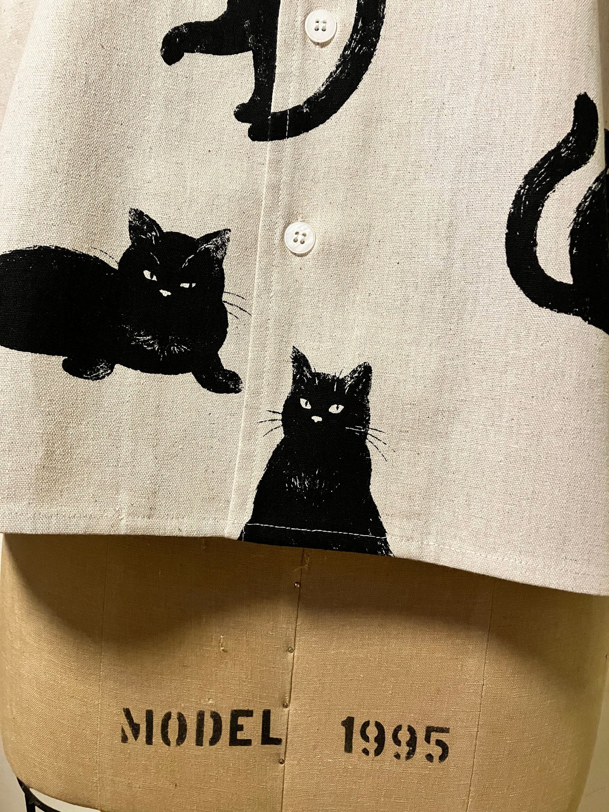 Short Sleeves Aloha Shirt[Tailor-Made] | Japanese black cat neko print Linen cotton | navy blue green white black grey beige khaki - 企直啲 Stand Tall D