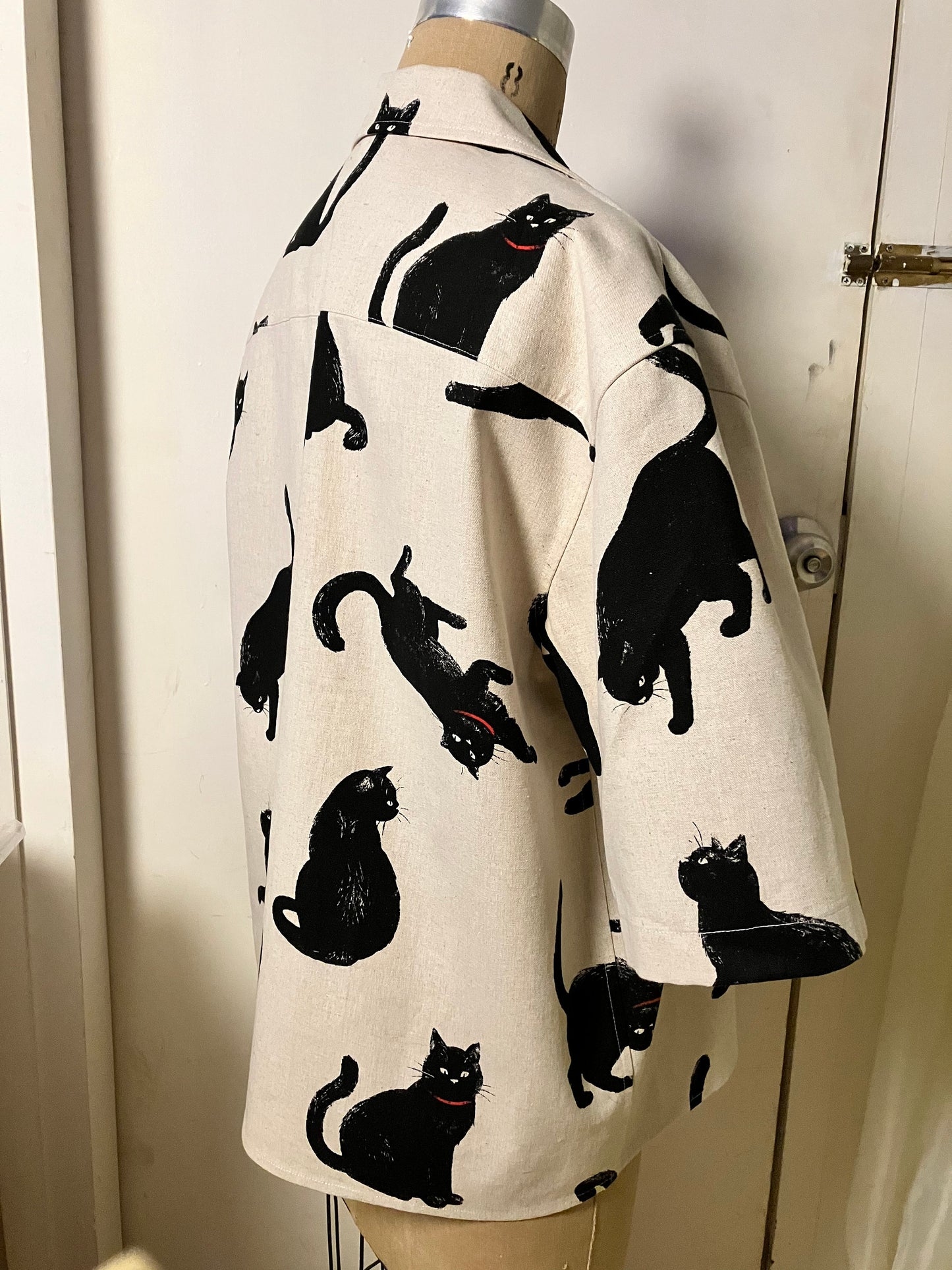 Short Sleeves Aloha Shirt[Tailor-Made] | Japanese black cat neko print Linen cotton | navy blue green white black grey beige khaki - 企直啲 Stand Tall D