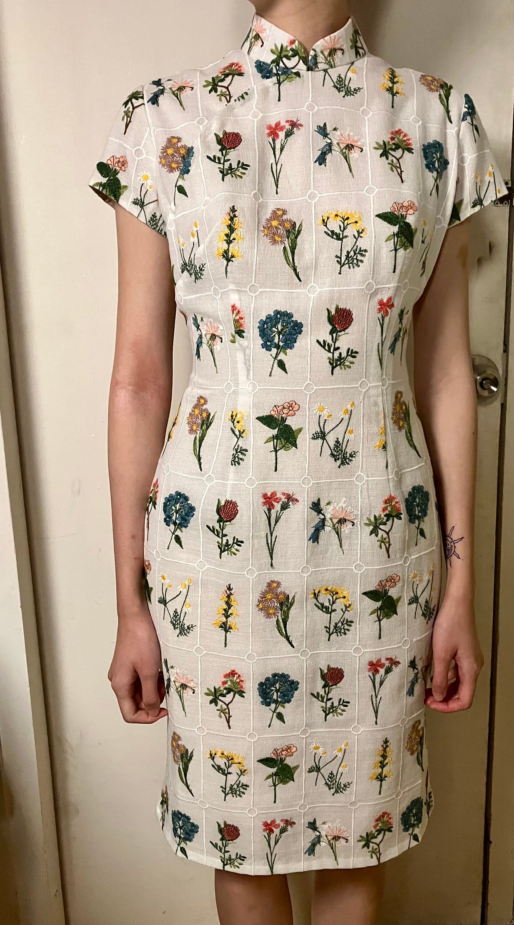 Flower Garden embroidered floral cotton | 1960s Hong Kong style CheongSam Dress [Tailor-Made] | embroidery textile | into any style you want - 企直啲 Stand Tall D