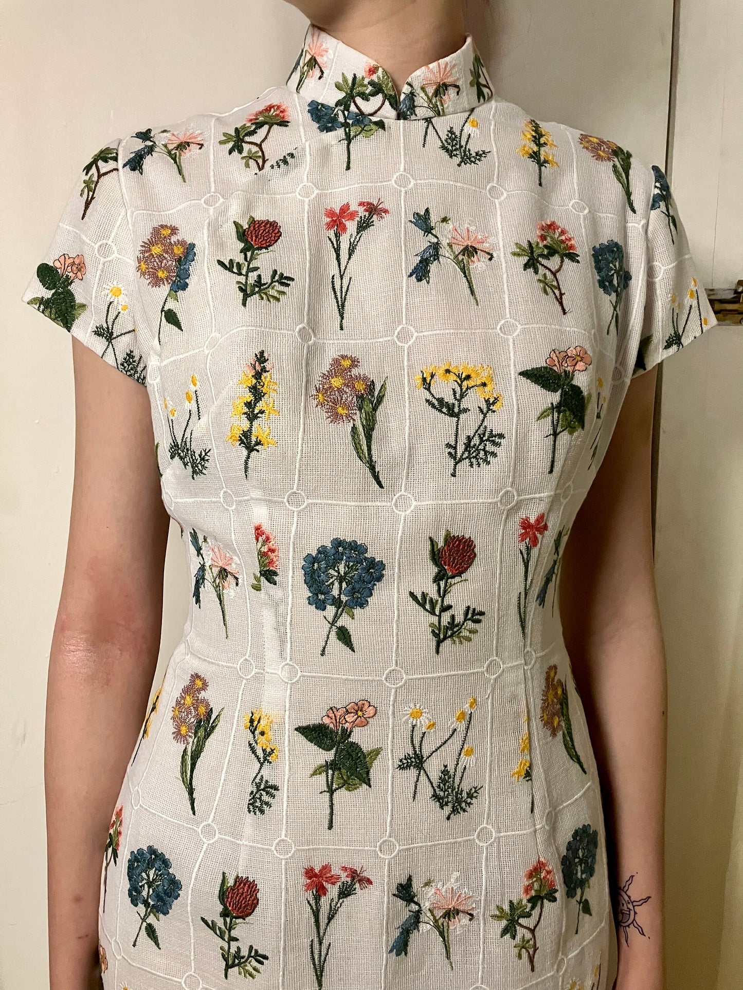 Flower Garden embroidered floral cotton | 1960s Hong Kong style CheongSam Dress [Tailor-Made] | embroidery textile | into any style you want - 企直啲 Stand Tall D