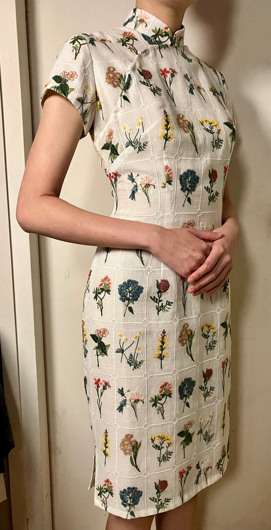 Flower Garden embroidered floral cotton | 1960s Hong Kong style CheongSam Dress [Tailor-Made] | embroidery textile | into any style you want - 企直啲 Stand Tall D