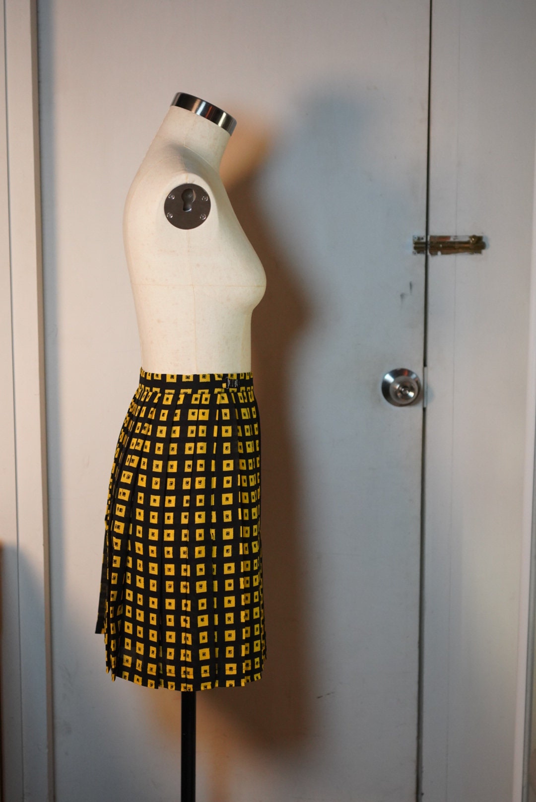 Real Pocket Adjustable waist JK Pleated skirt | sheer printed chiffon [Tailor-Made] Japanese style | ANY size , custom length black yellow - 企直啲 Stand Tall D