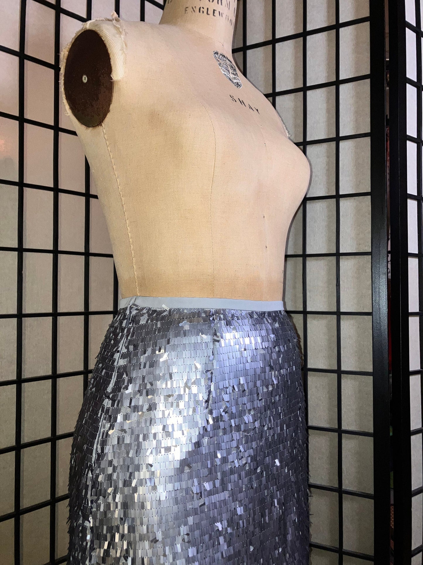 Disco ball Skirt | Silver sequins sparkling [Tailor-Made] | ANY size ,plus size,  custom length waist style cutting a line pencil metallic - 企直啲 Stand Tall D