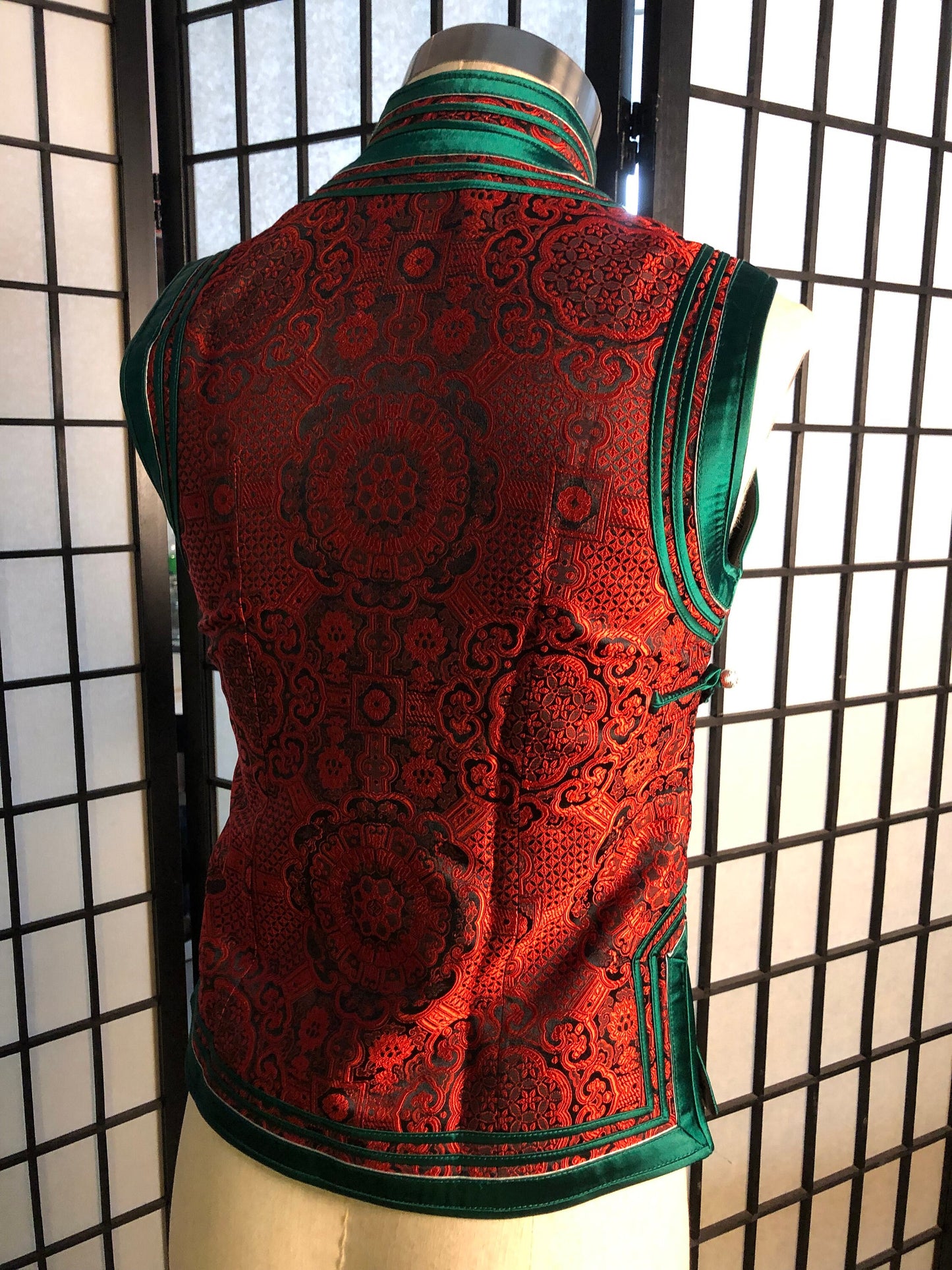 Mongolian Vest [Tailor-Made] | Red jacquard brocade Green triple binding | Embellish Top - 企直啲 Stand Tall D