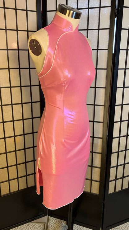 Custom Tailor Made》Shimmering Stretch wet look soft pink CheongSam Barbie babygirl inspired Fetish Qipao dress | any measurment any size - 企直啲 Stand Tall D